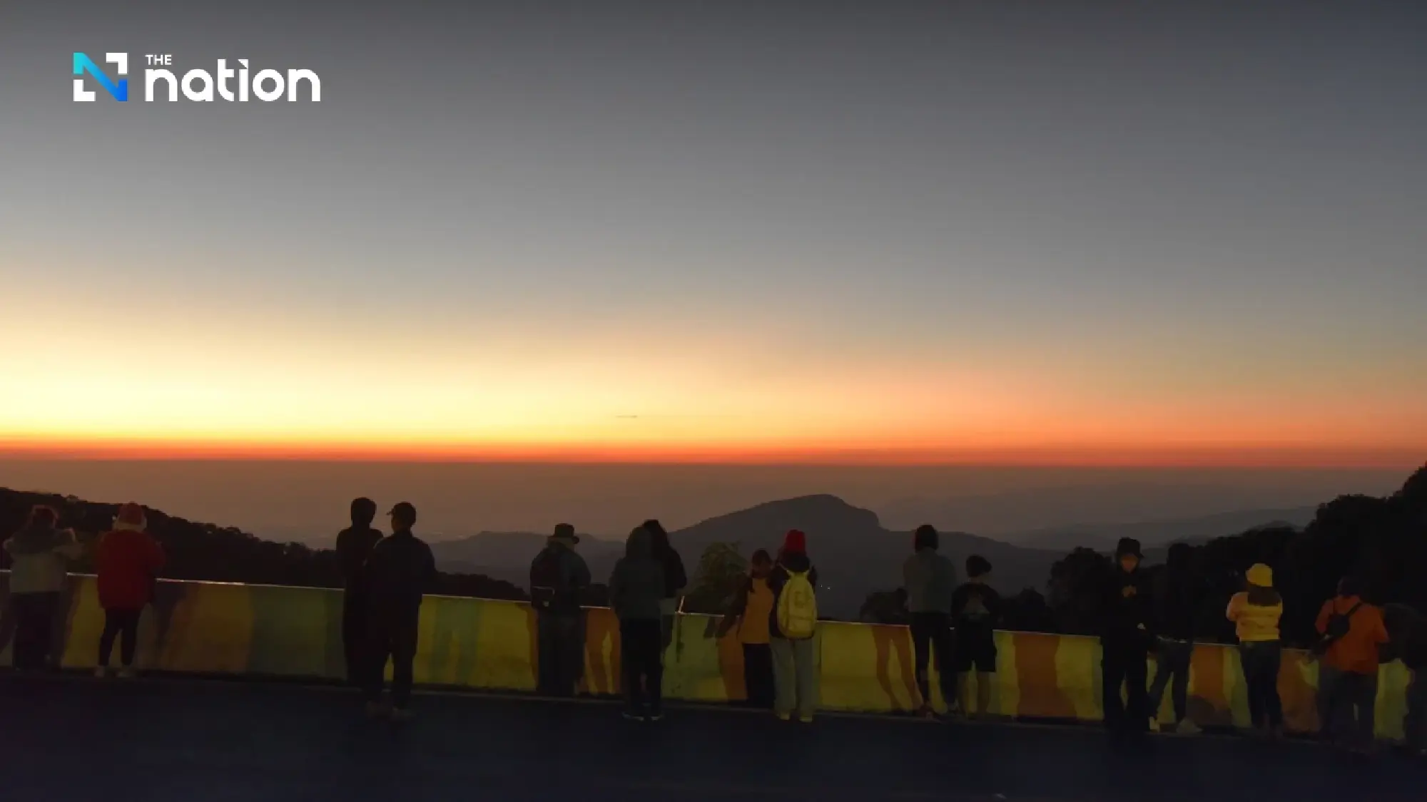 Temperatures climb 1–2°C across Thailand, while monsoon rain lingers in South