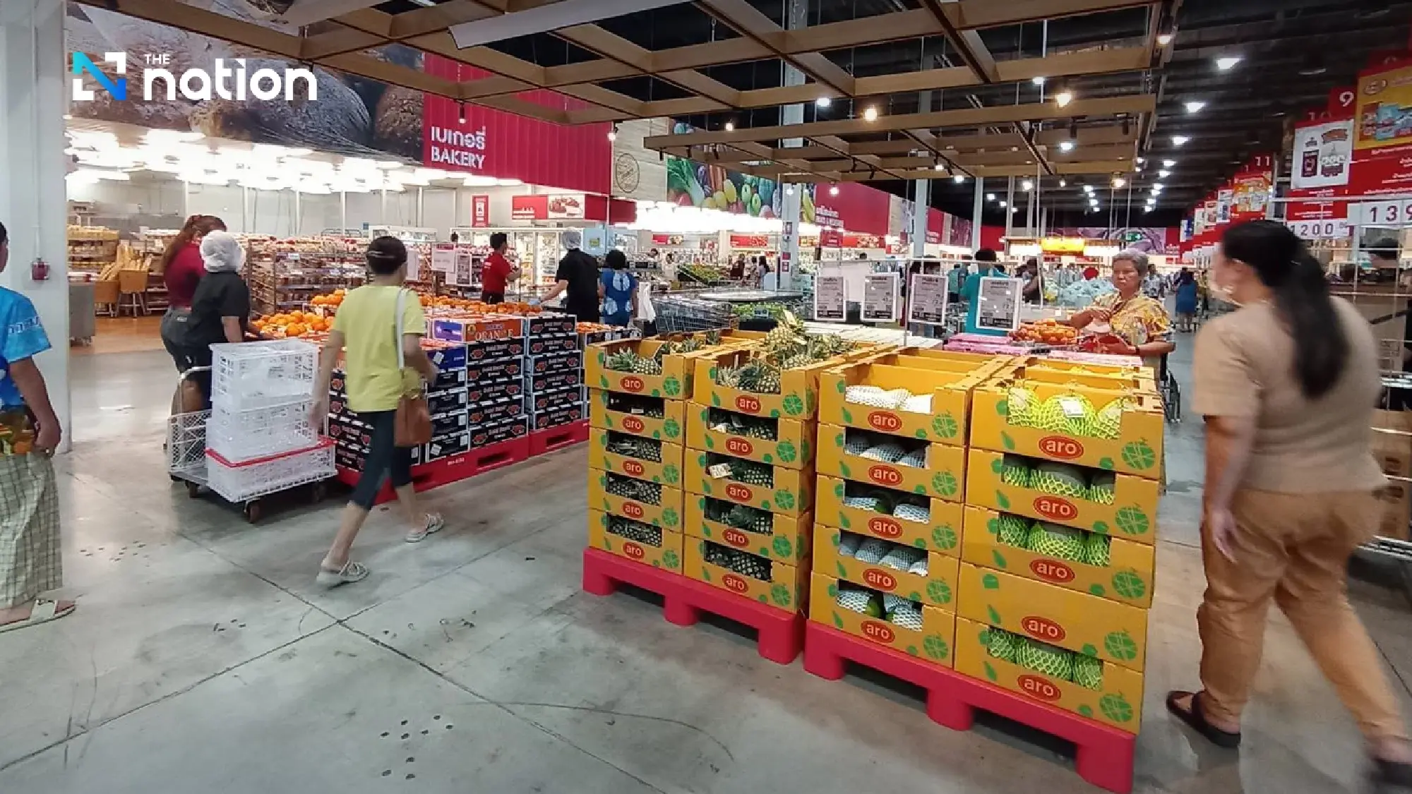 Retail confidence plummets amid political uncertainty and economic concerns