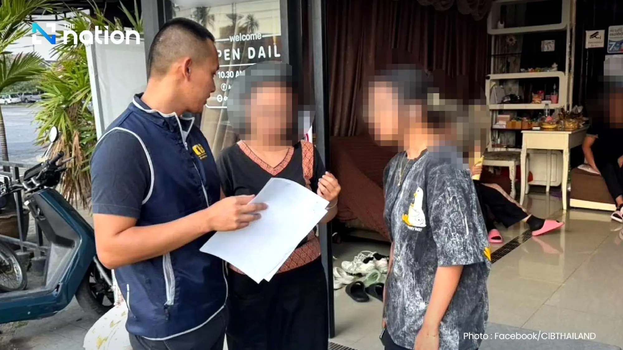 Russian man and Thai woman arrested in Chon Buri for alleged involvement in foreign call-centre fraud