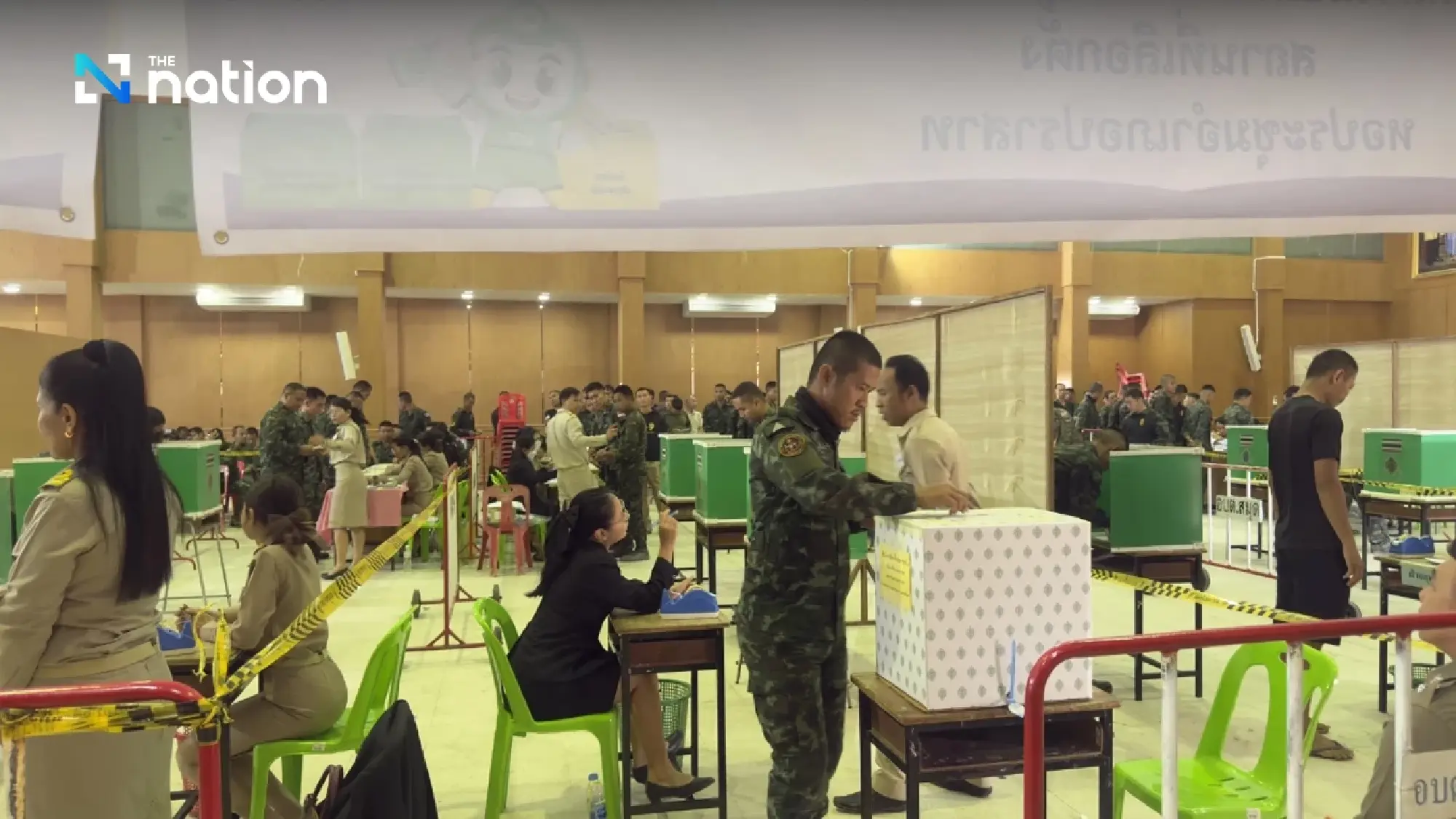 Soldiers guarding Surin border cast advance votes smoothly