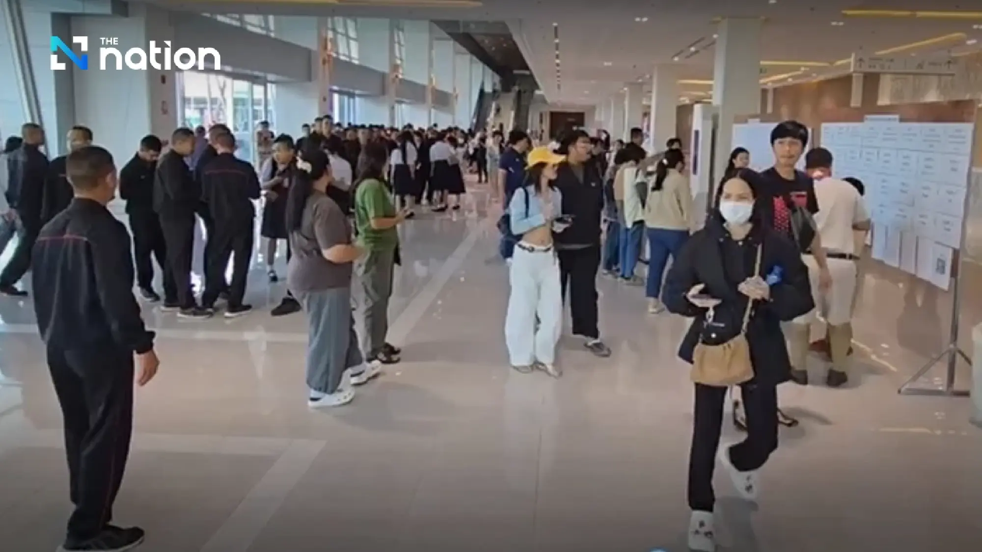 Advance voting draws lively turnout nationwide, including new voters