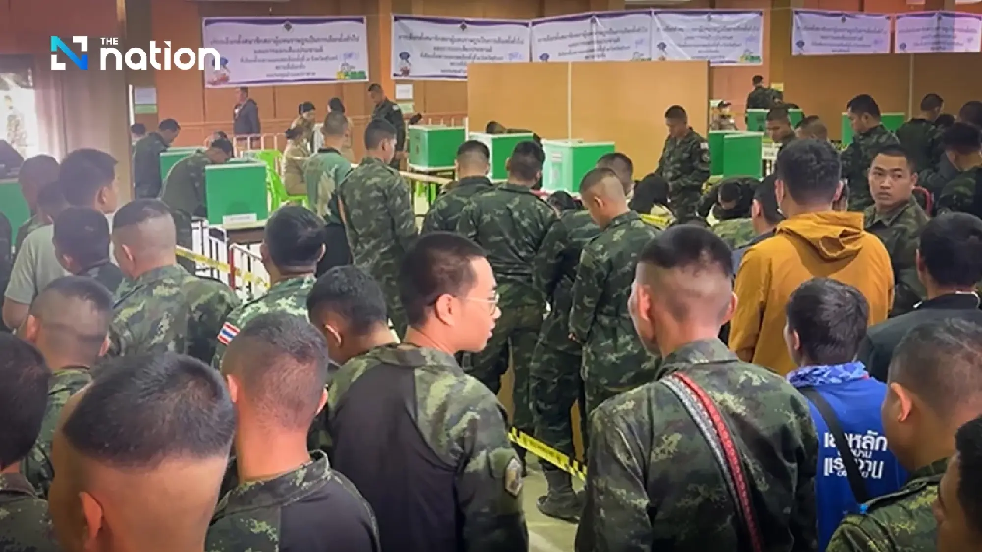 Soldiers guarding Surin border cast advance votes smoothly