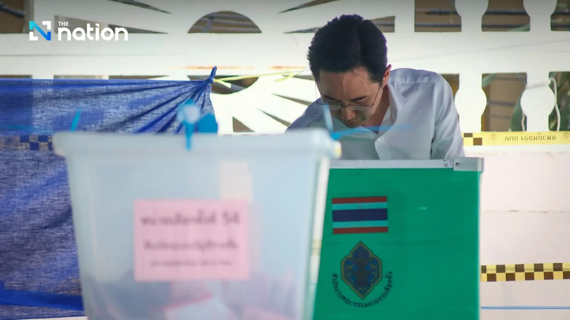 Pheu Thai PM candidate urges public to 'drive change' as he casts ballot in Lak Si