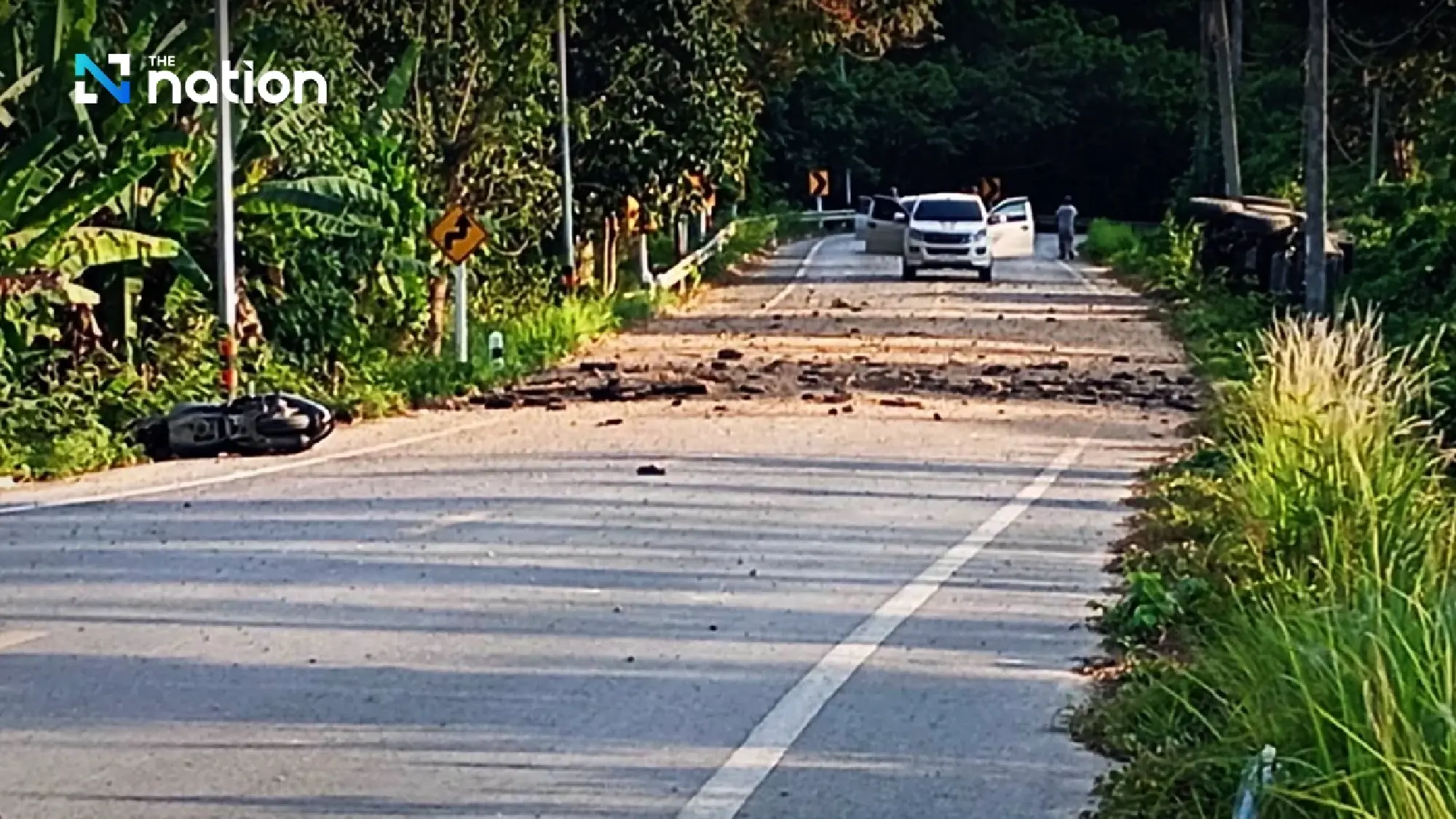 Bomb hits REVA armoured vehicle convoy in Yala’s Bannang Sata, one soldier injured
