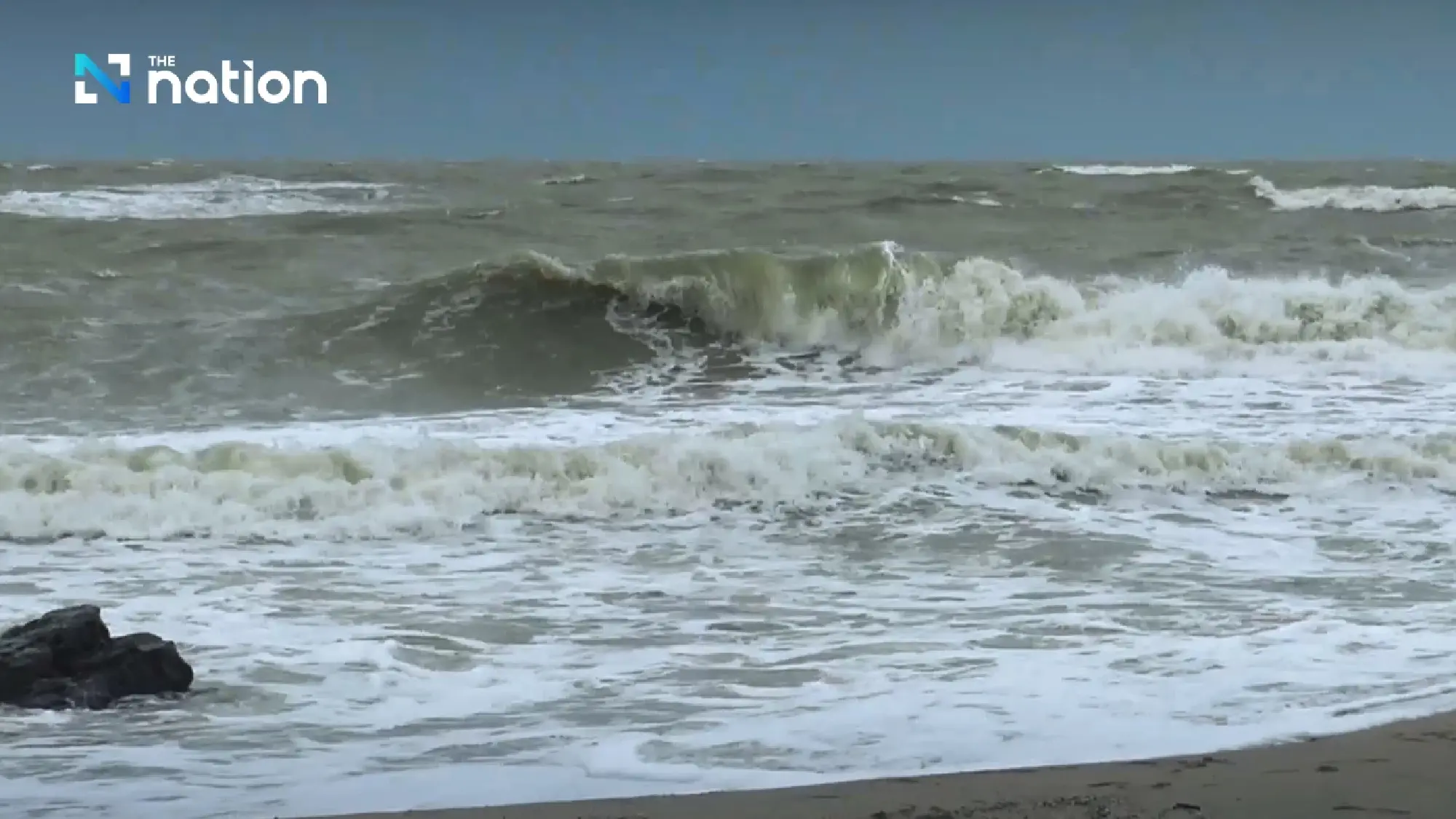 Thailand warms up 1–3°C as China cold air weakens; heavy rain in South