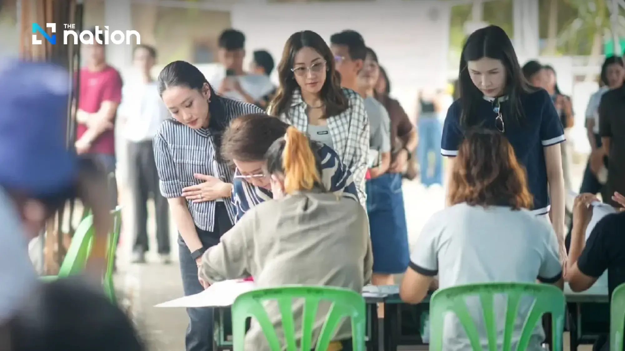 Paetongtarn casts ballot, to watch Pheu Thai results this evening