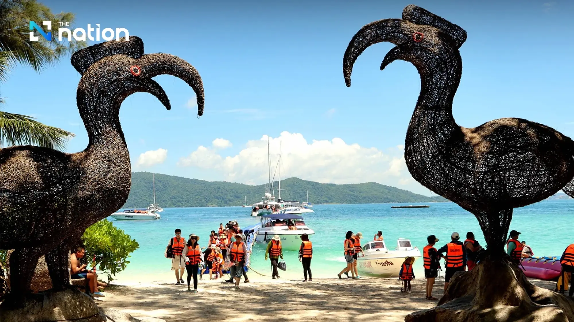 War and Oil Drag Thailand's Tourist Targets Down