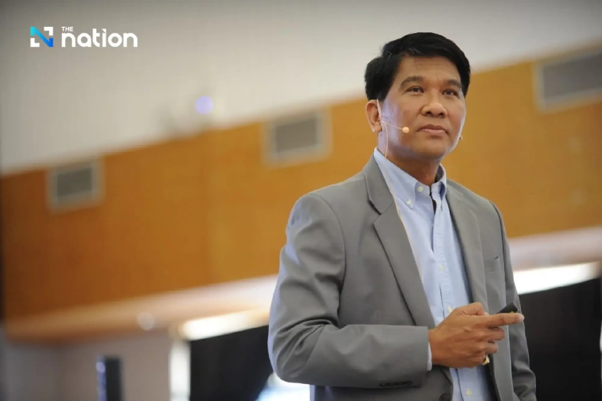 Dr Thanavath Phonvichai