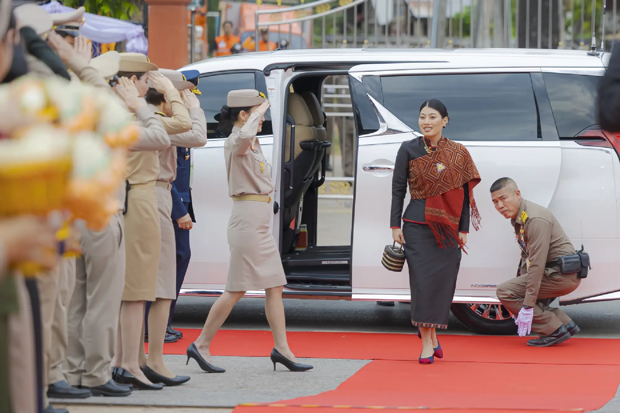 Her Royal Highness Princess Sirivannavari Preserves Phraewa Silk Legacy in Kalasin Visit