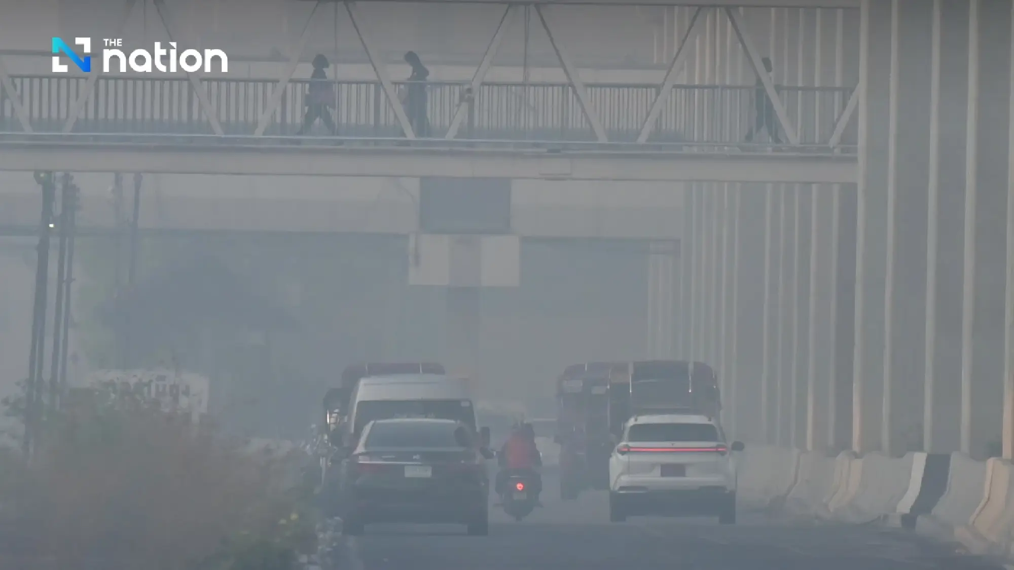 Doctor warns PM2.5 pollution can trigger lung cancer risk, including among non-smokers