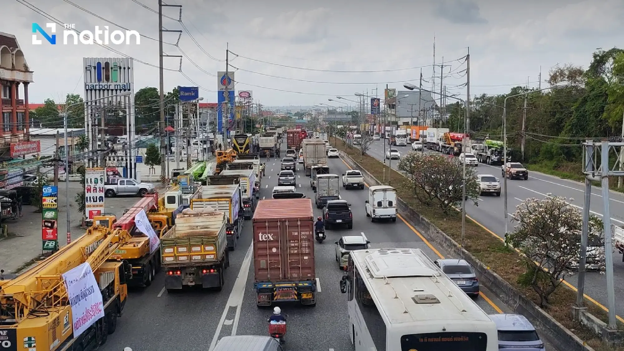 Transport operators rally at Laem Chabang, press state over fuel prices and shortages