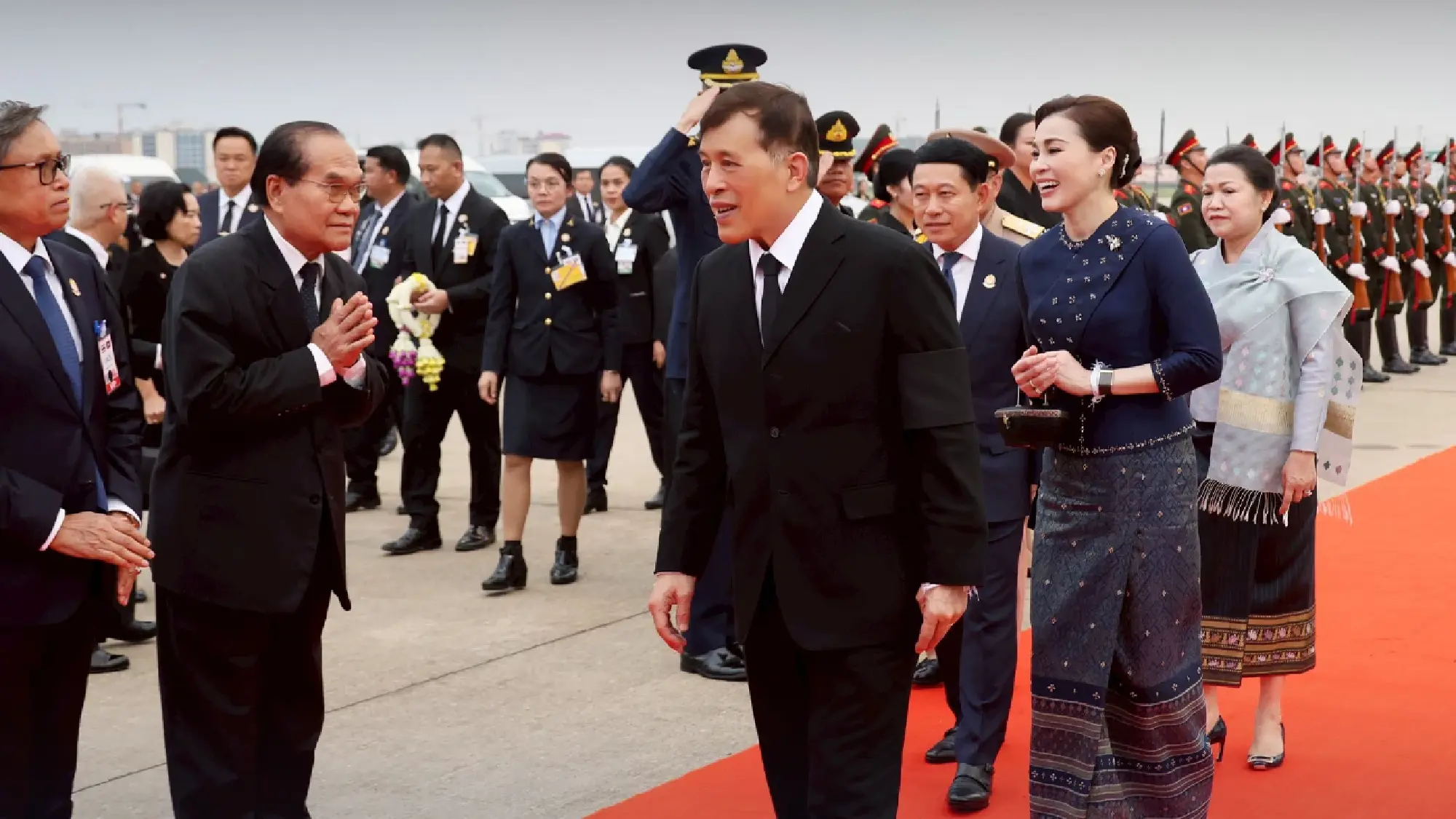 Their Majesties the King and Queen pay respects at Pha That Luang before concluding official visit to Laos