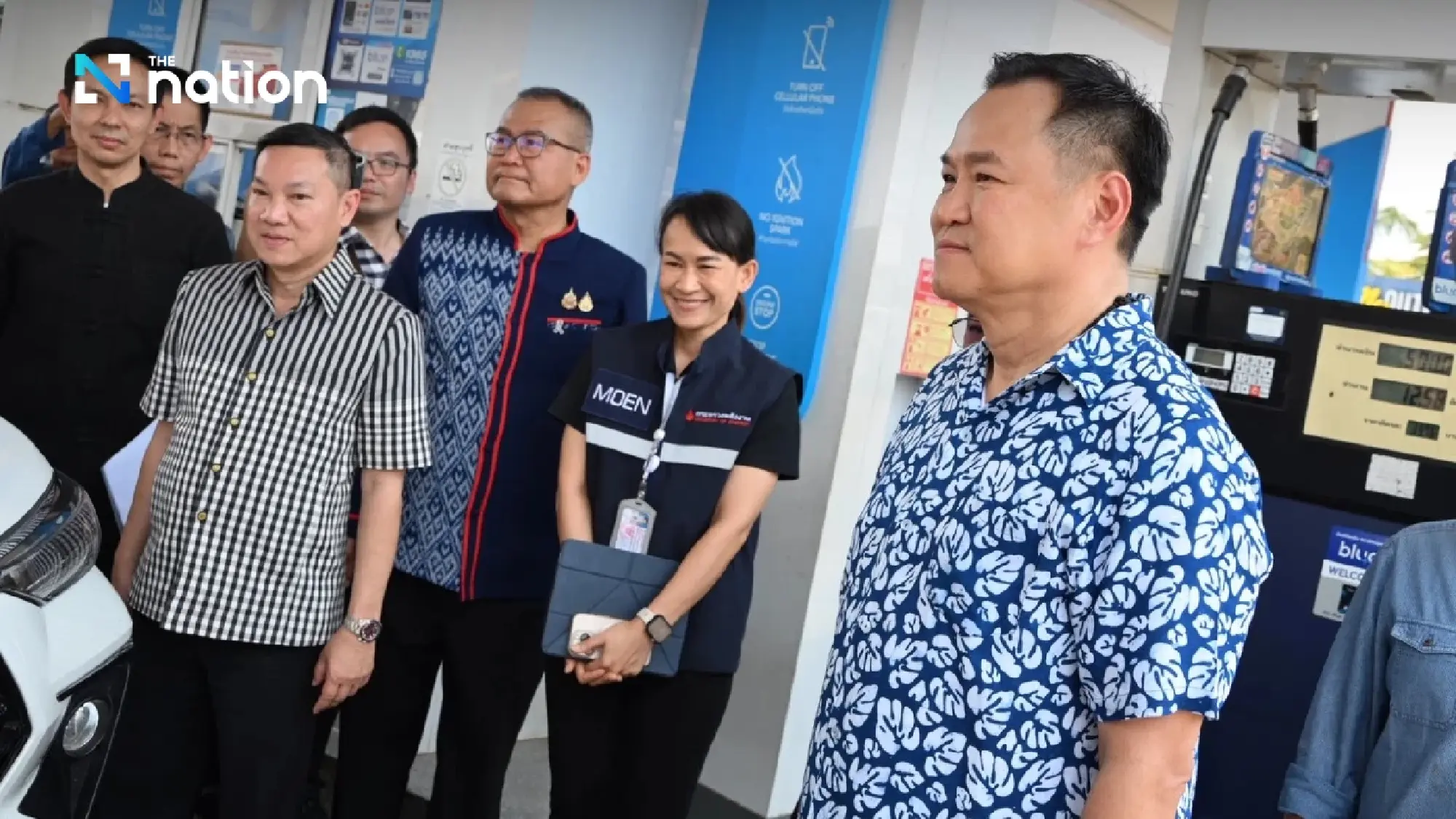 PM makes surprise fuel station check in Nakhon Phanom