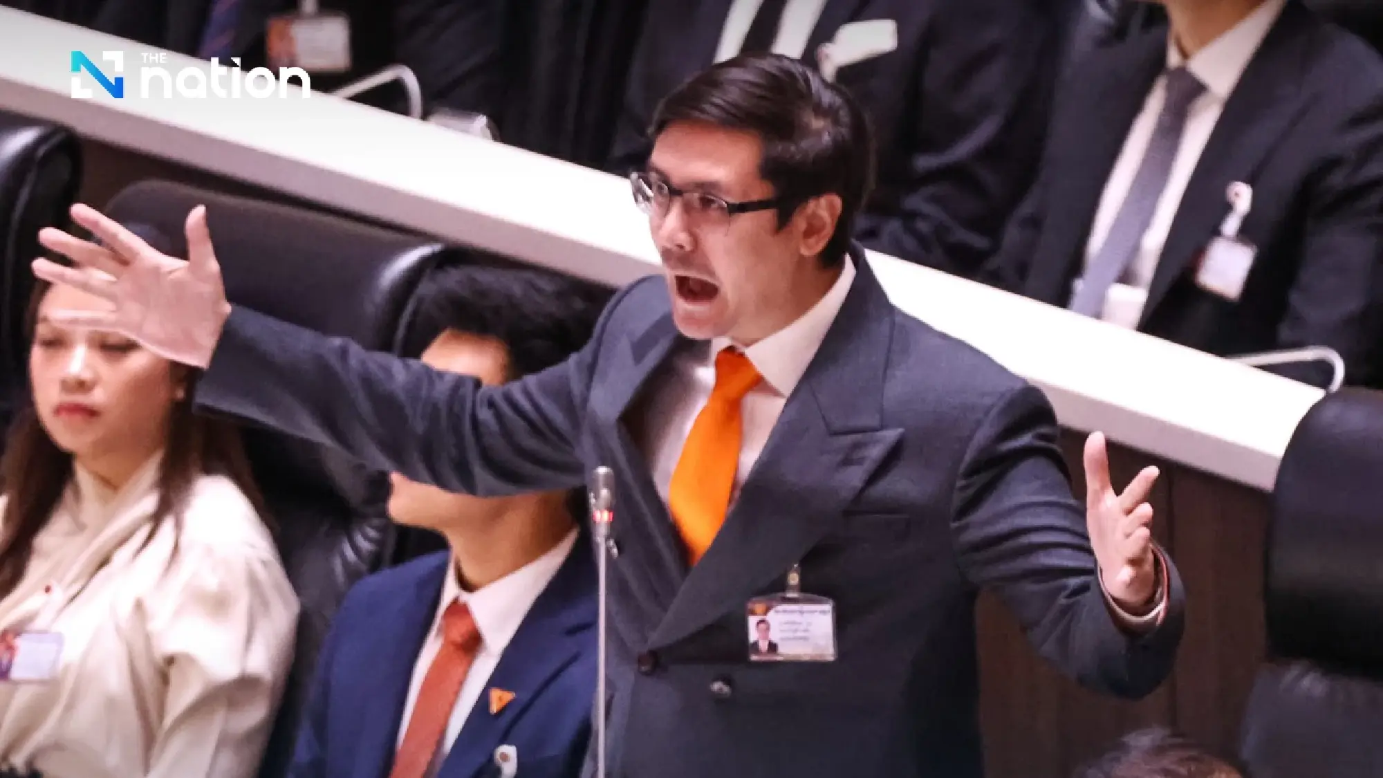 Natthaphong, Rangsiman lash government over fuel hike