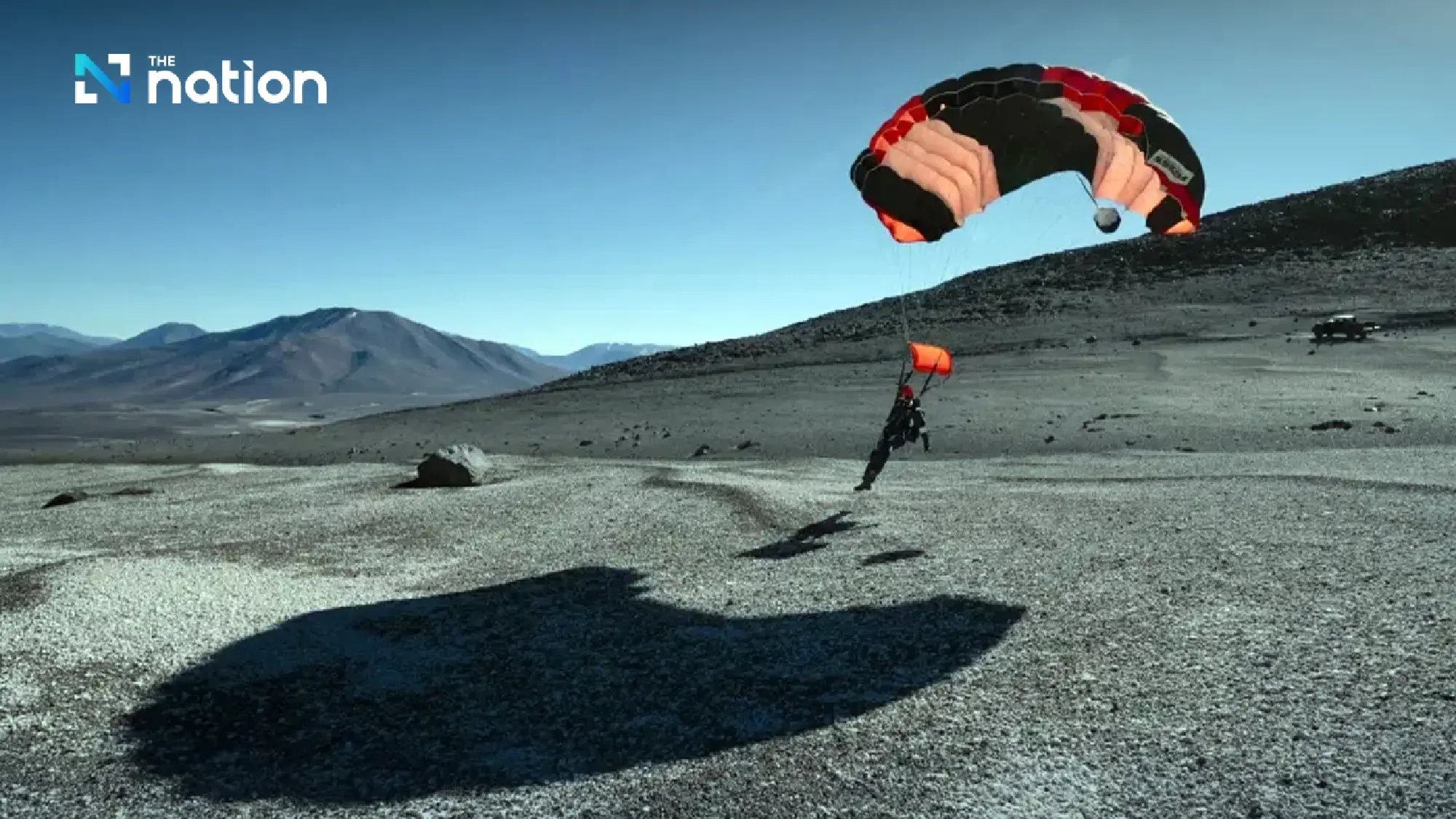 Guinness recognises Thai skydiver as first Thai to land on the world’s highest volcano