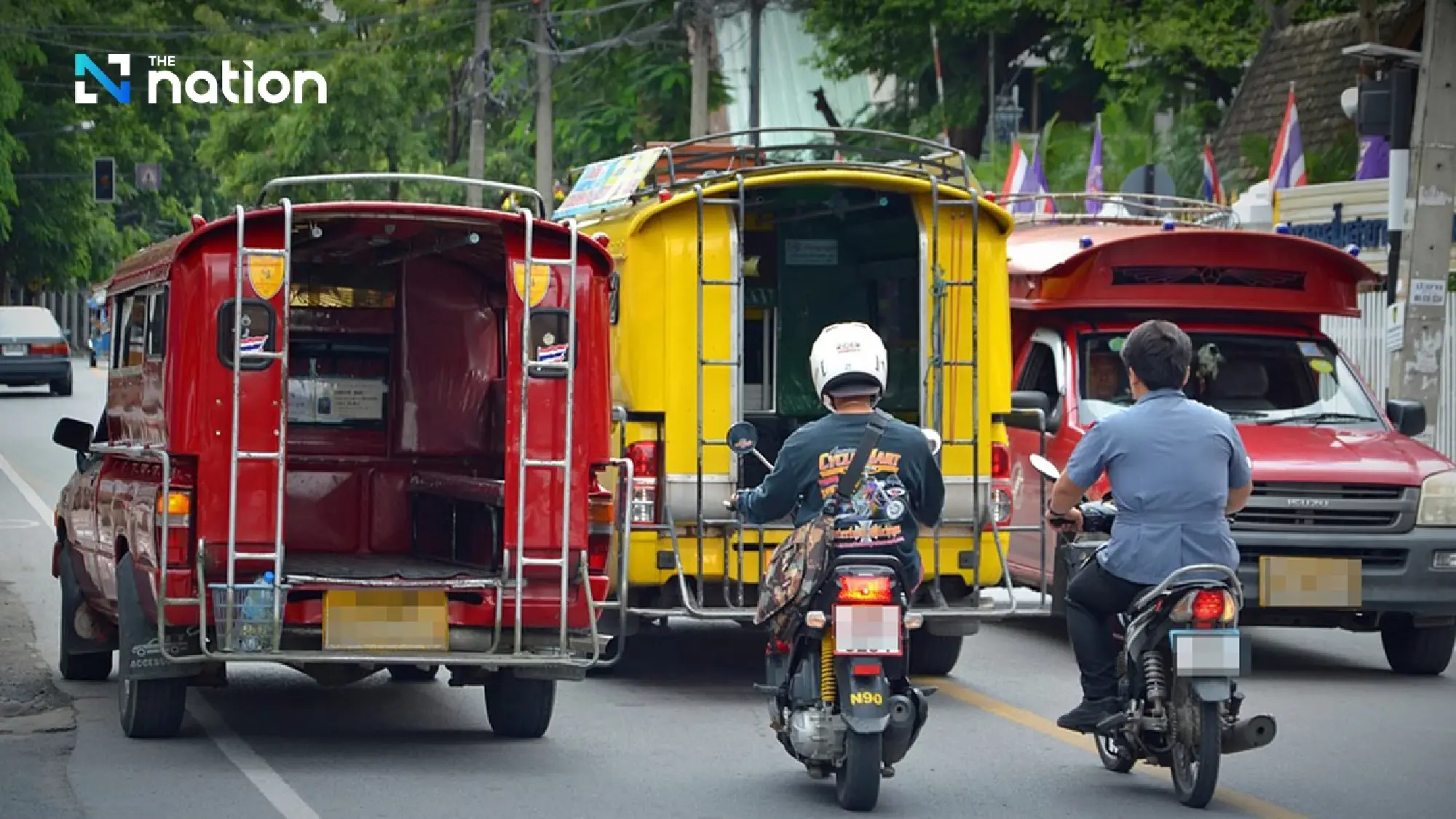 Oil crunch hits Chiang Mai’s red songthaews: fewer tourists, higher costs squeeze drivers