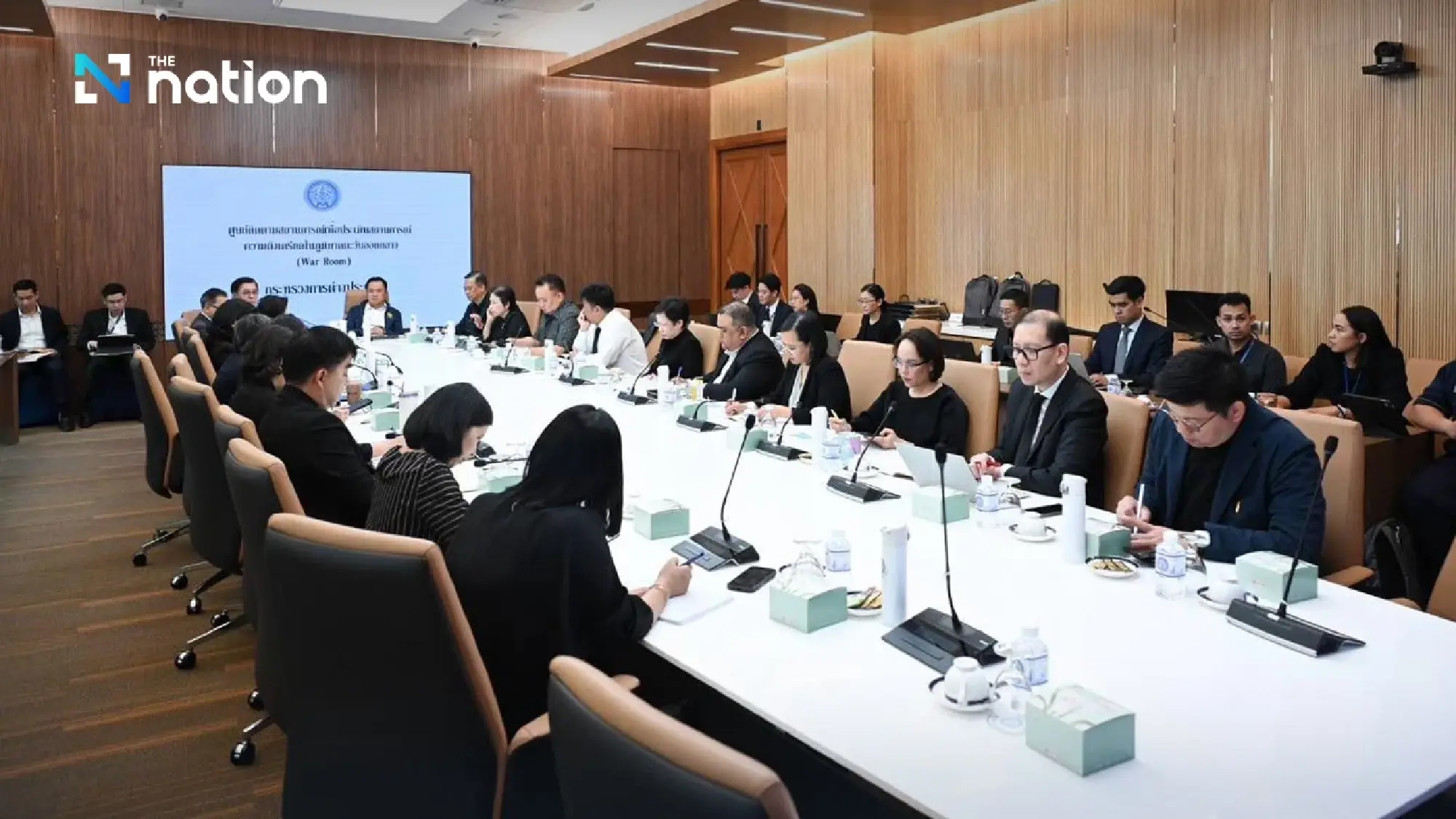 PM Anutin chairs MFA war-room meeting on Middle East, Thai nationals