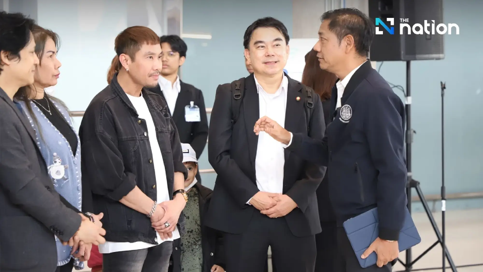 Nearly 1,000 Thai workers seek return as 35 arrive home from Iran and Bahrain