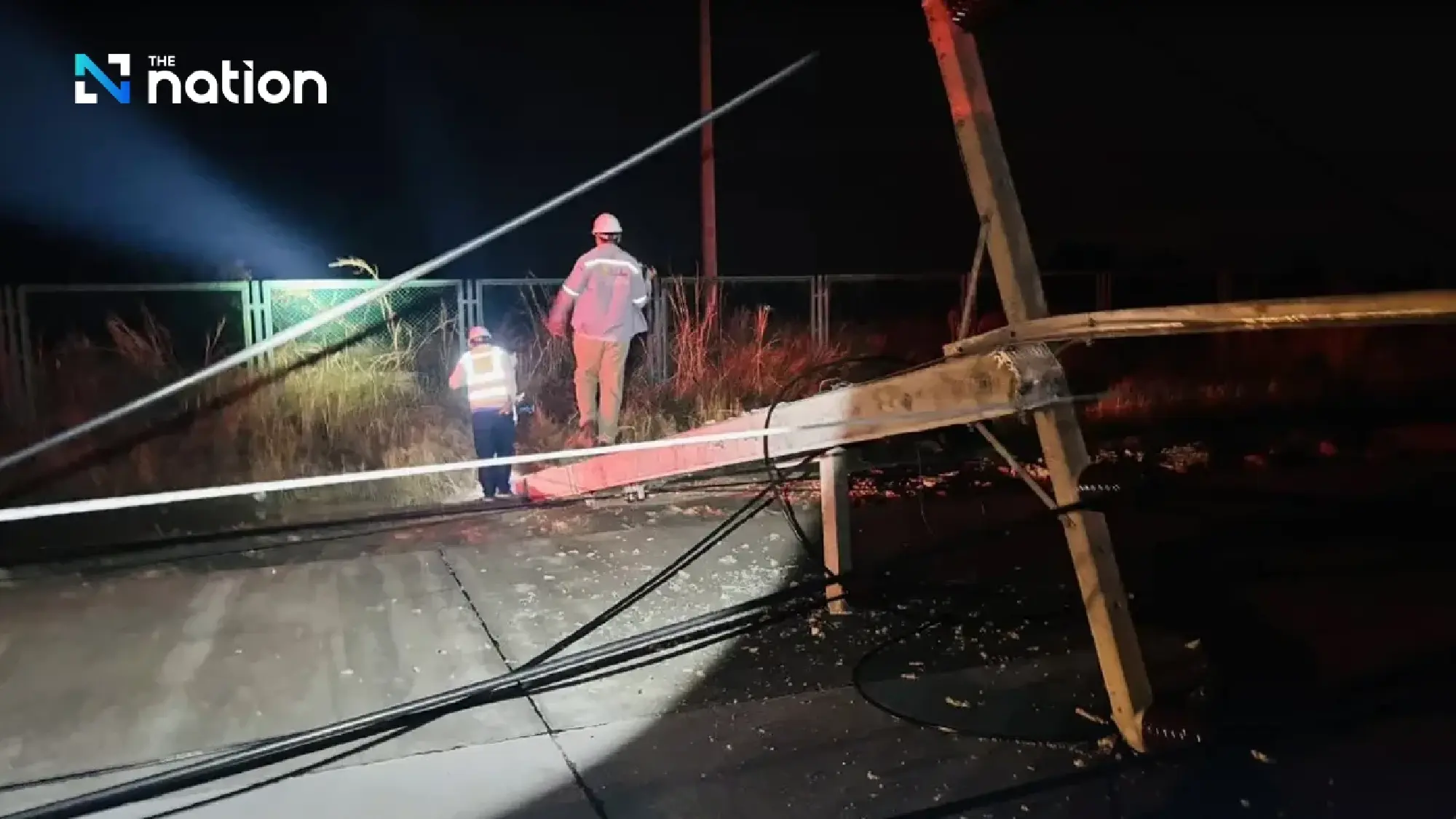 Summer storm downs power poles on motorway in Nakhon Ratchasima