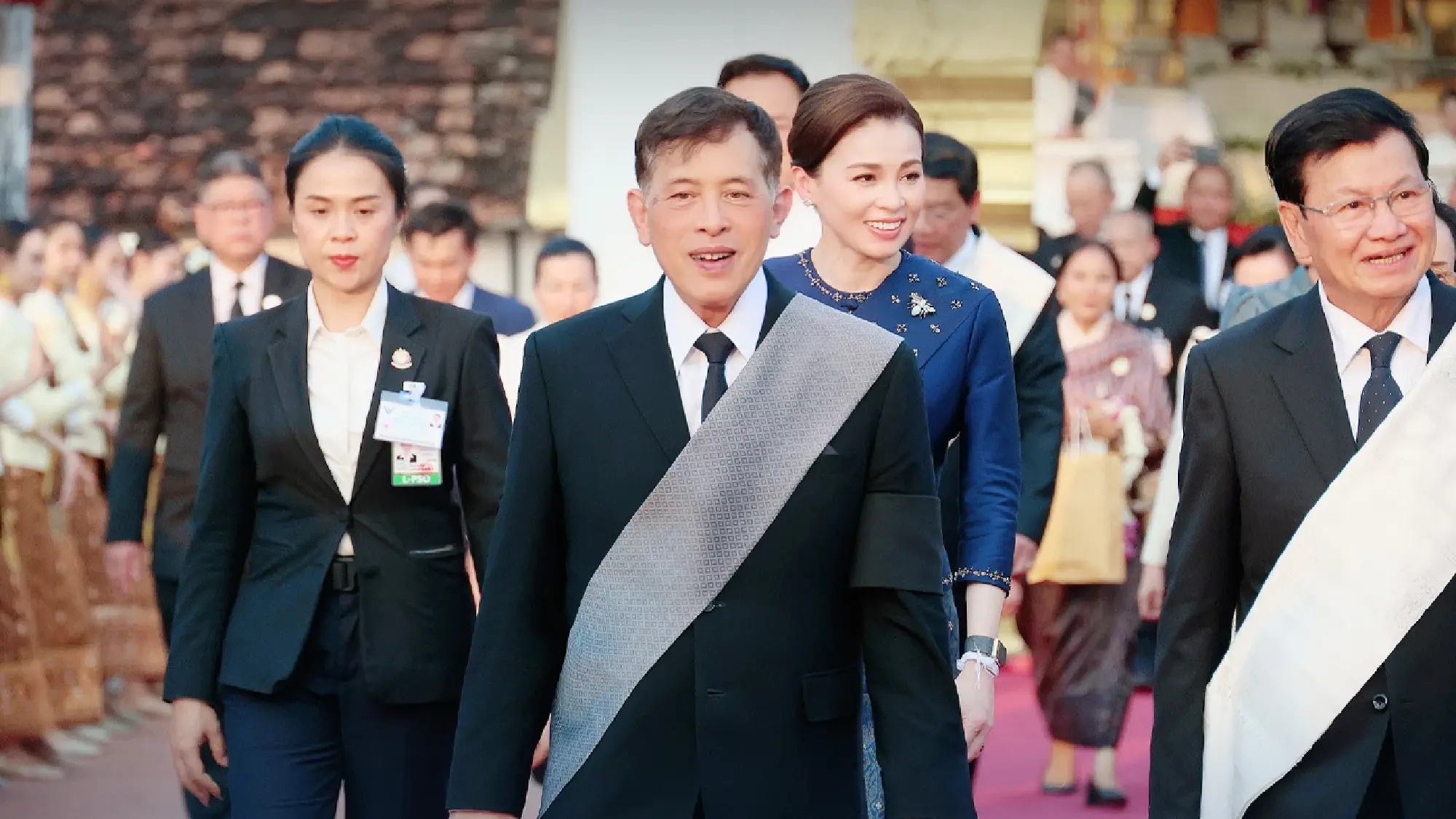 Their Majesties the King and Queen pay respects at Pha That Luang before concluding official visit to Laos