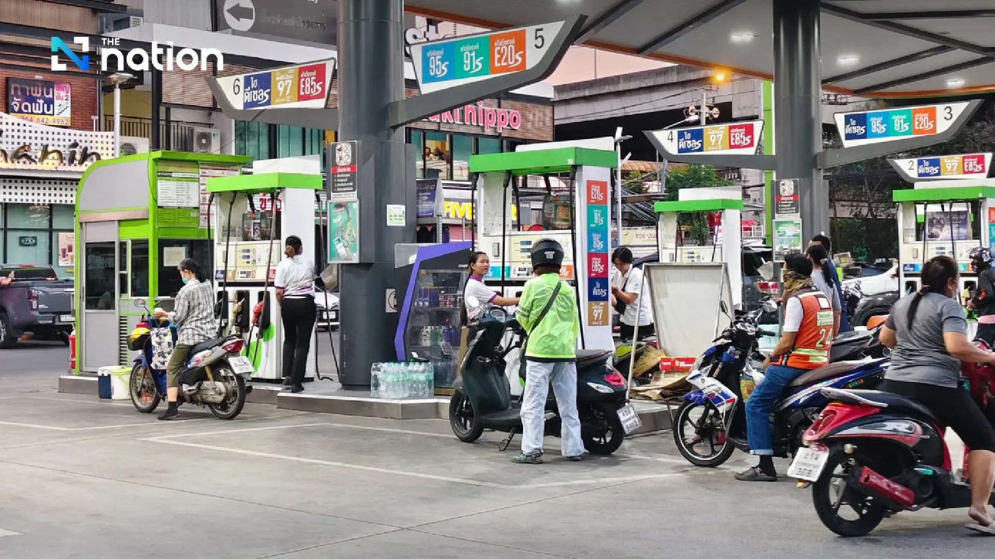 Energy Ministry says petrol stations remain open as usual