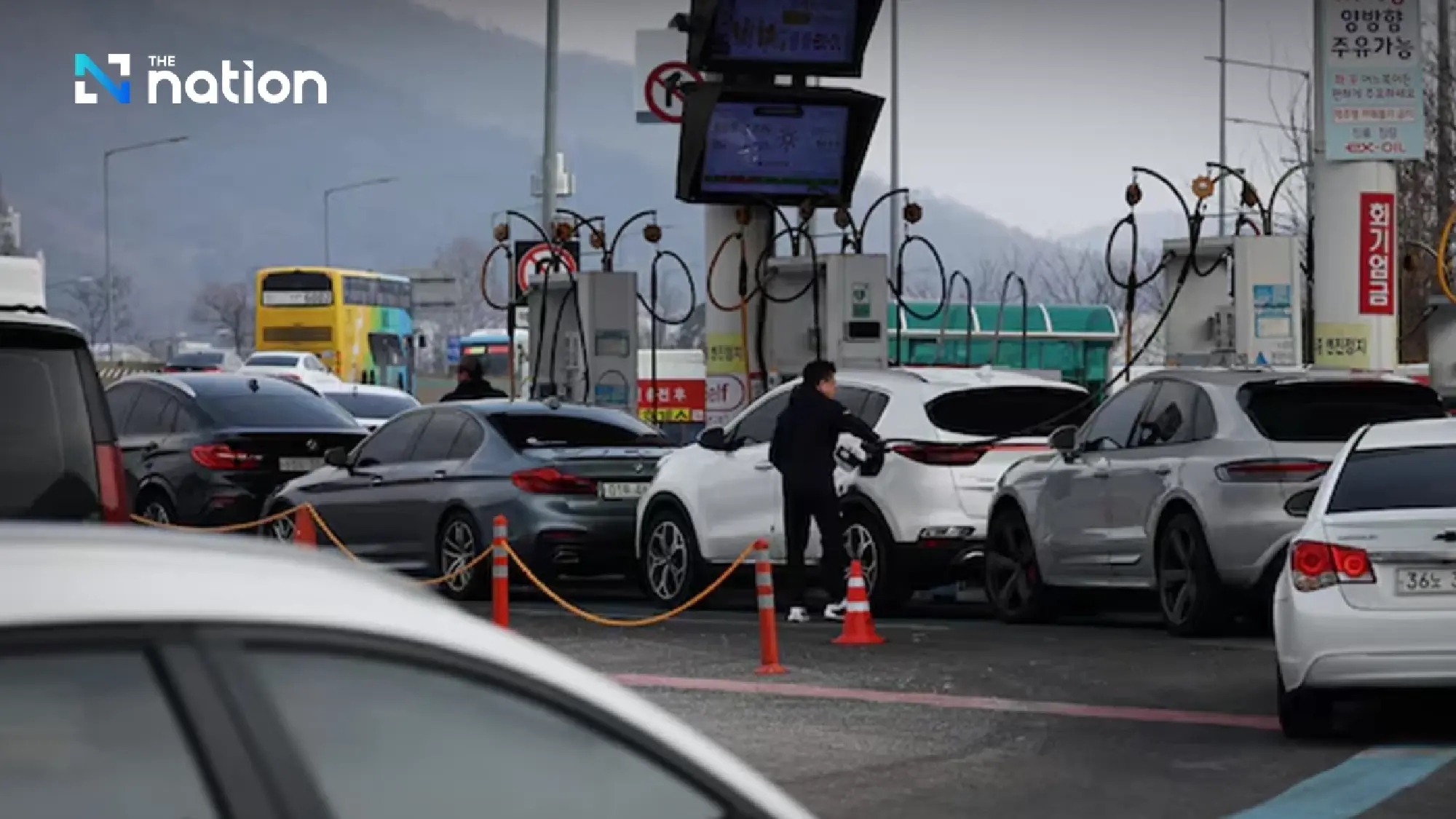 South Korea mulls nationwide driving curbs amid oil price surge