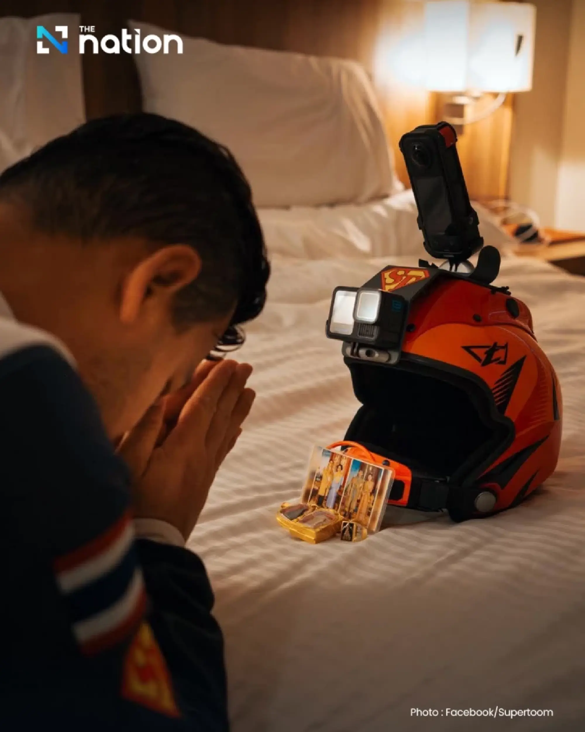 Guinness recognises Thai skydiver as first Thai to land on the world’s highest volcano