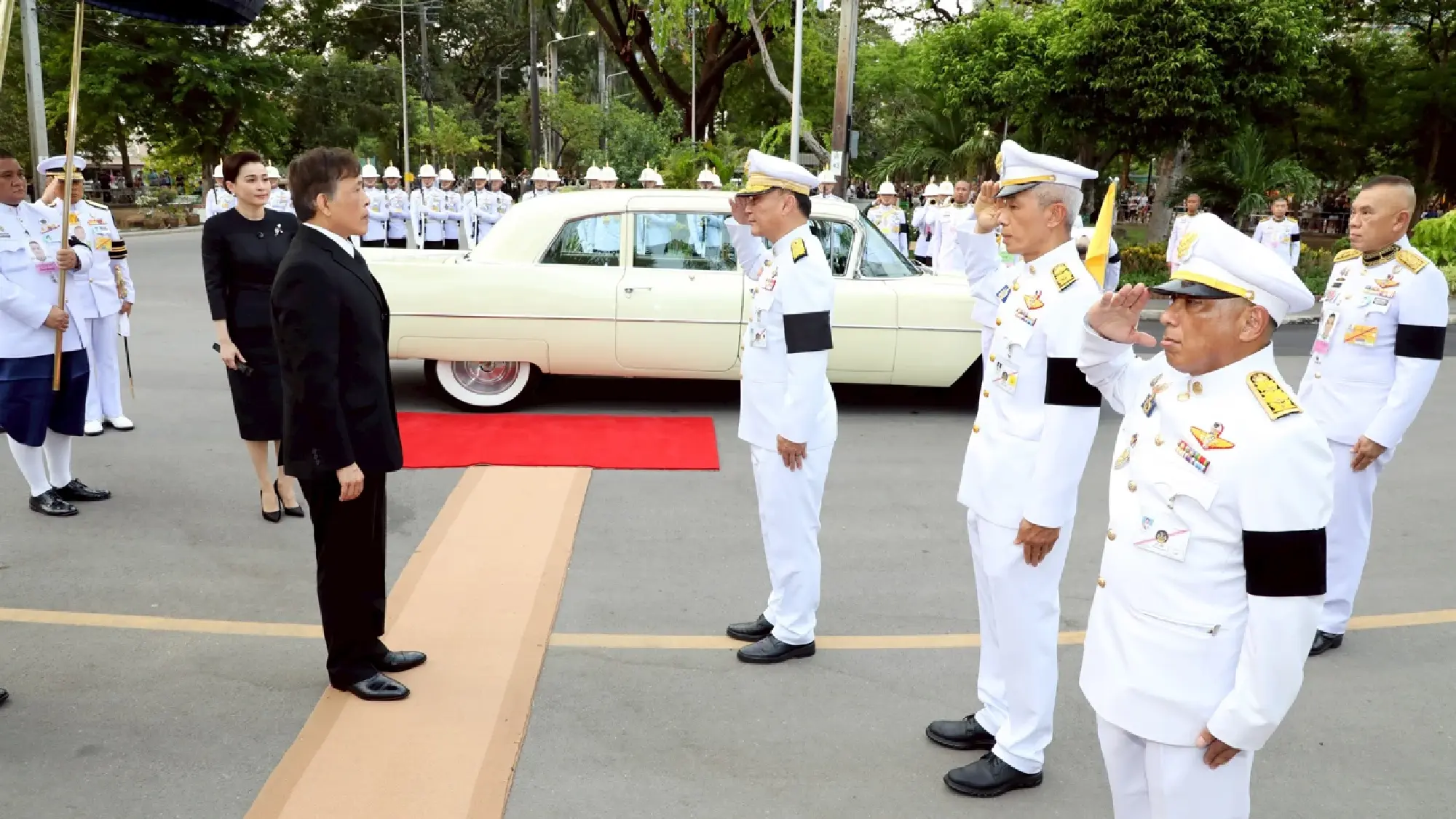 Their Majesties open Rama VI centenary at historic Lumphini Park