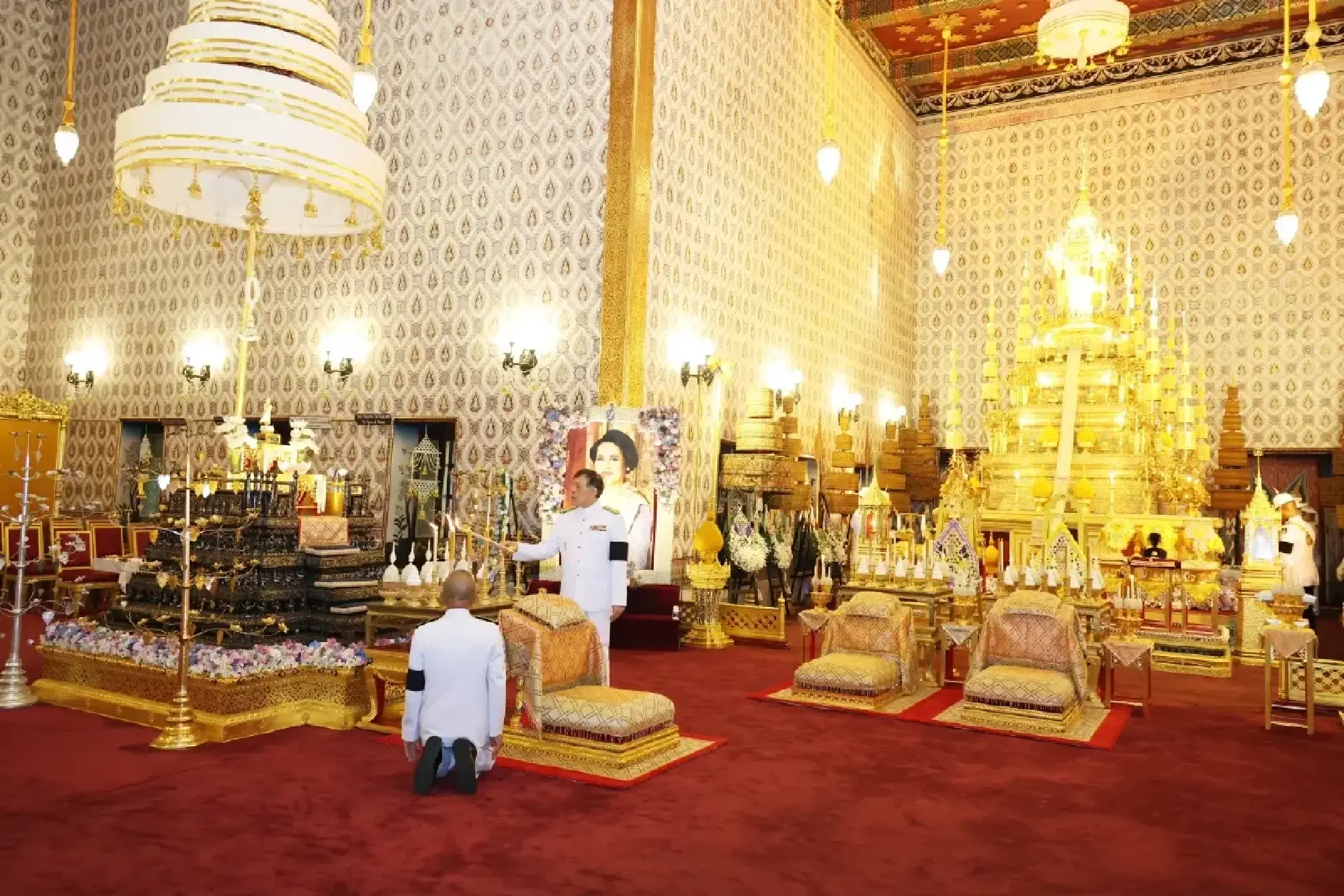 King and Queen attend Kong Tek merit ceremony for Queen Sirikit The Queen Mother