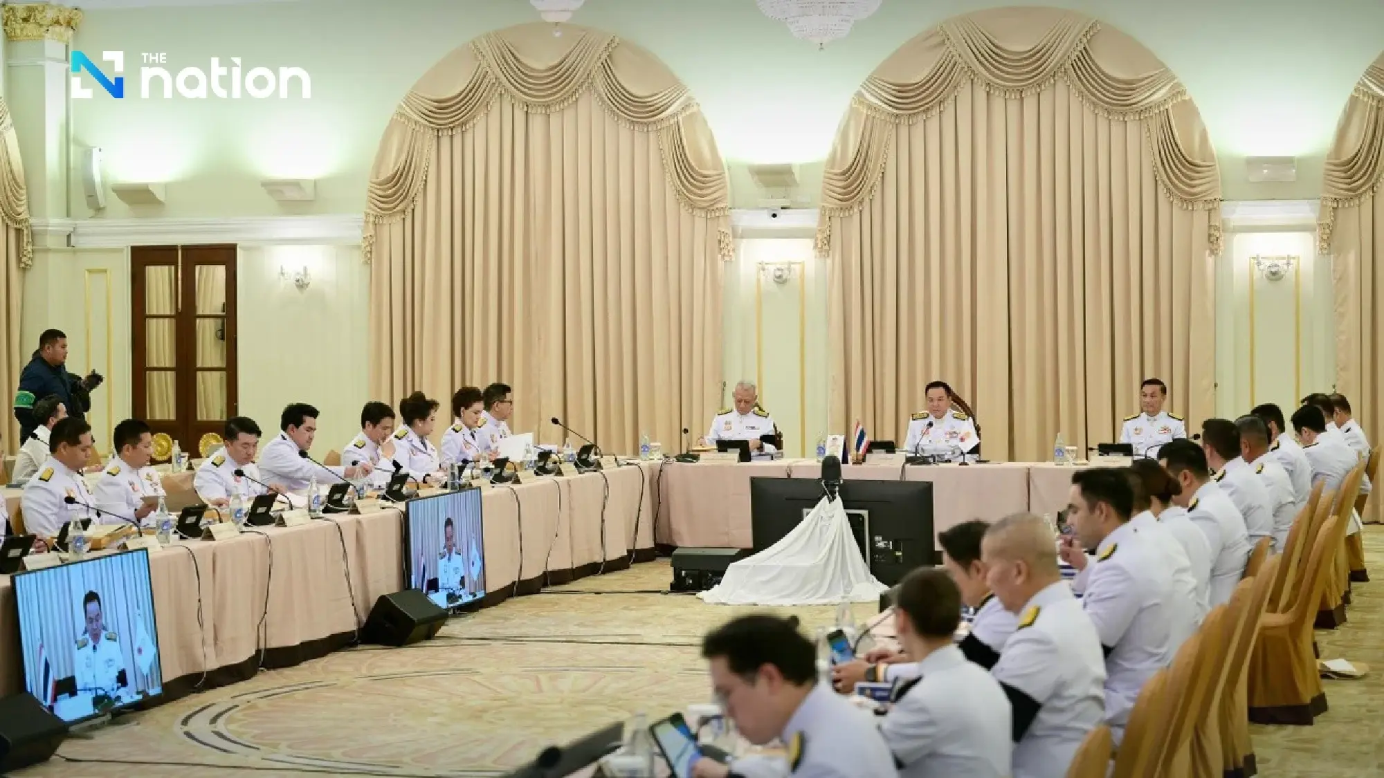 Cabinet clears talks with refineries in bid to bring oil prices down