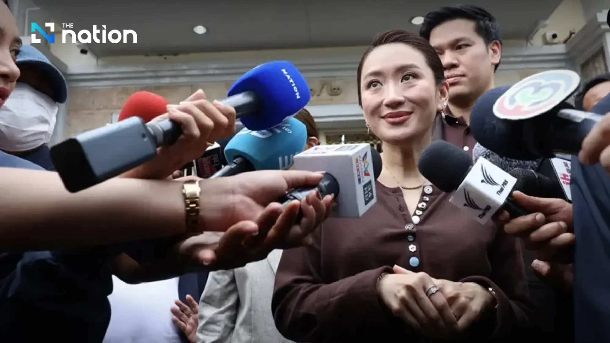 Thaksin’s daughters visit ahead of release as EM order leaves him “confused”