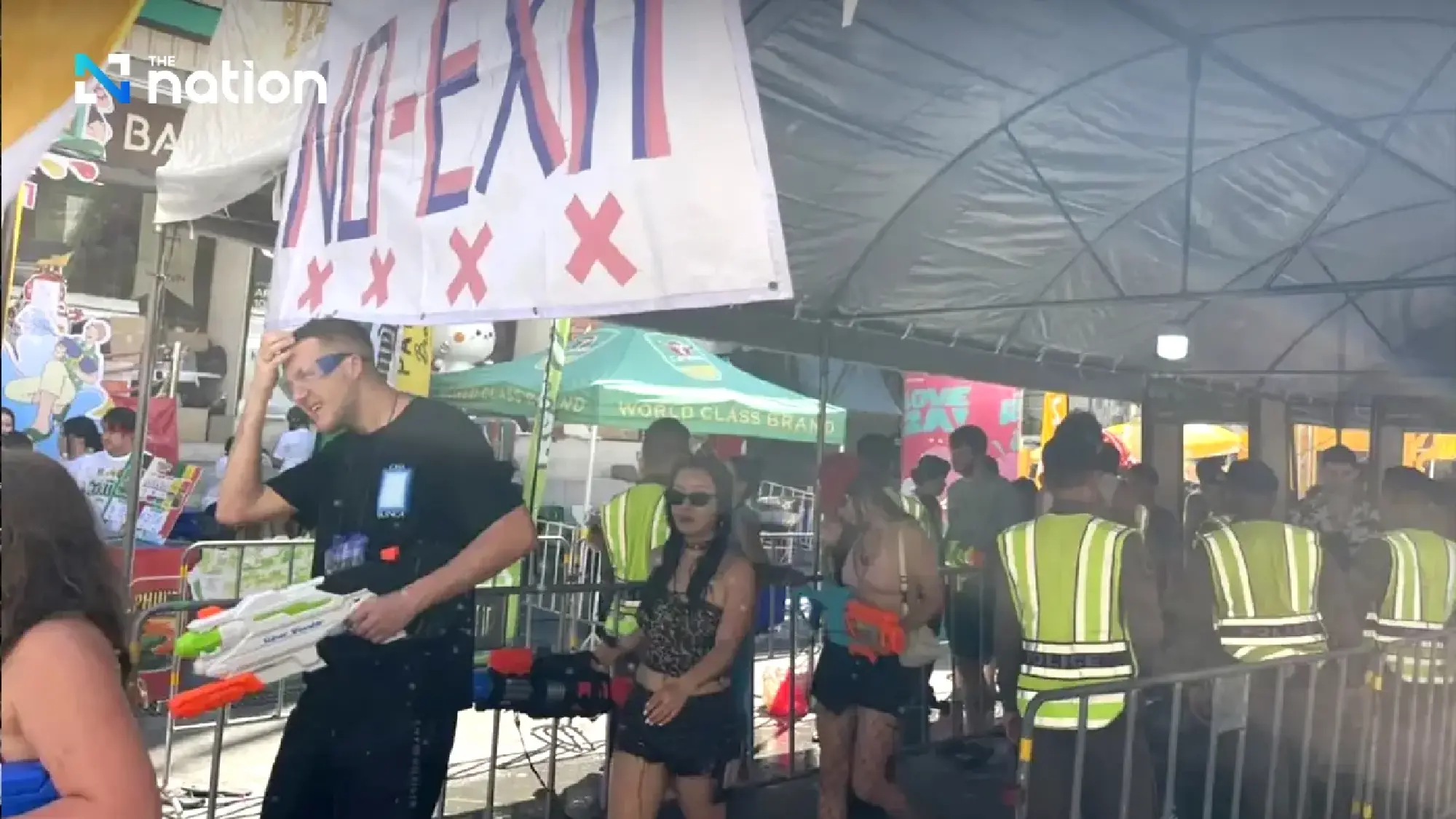 Khao San Road Songkran day one draws more than 100,000 visitors