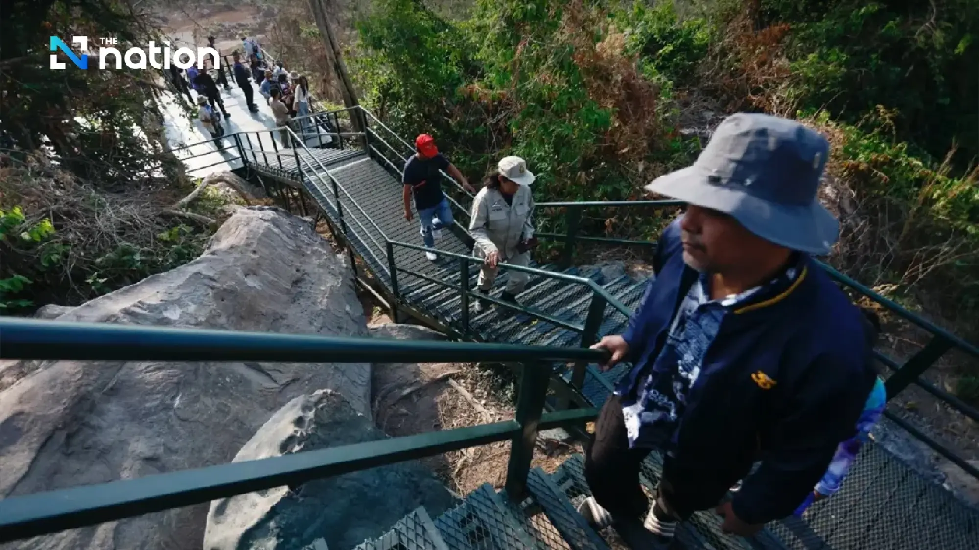 Crowds flood Prasat Ta Kwai and Hill 350, prompting new visiting hours