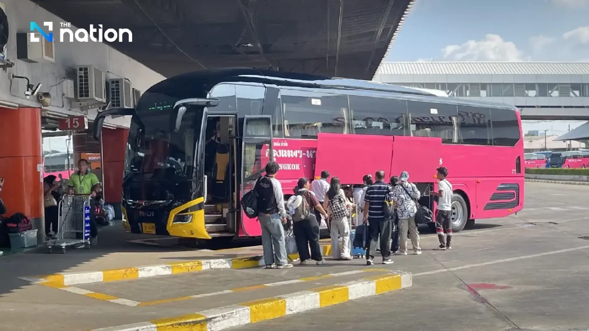 Transport Co readies extra buses, freezes fares for Songkran