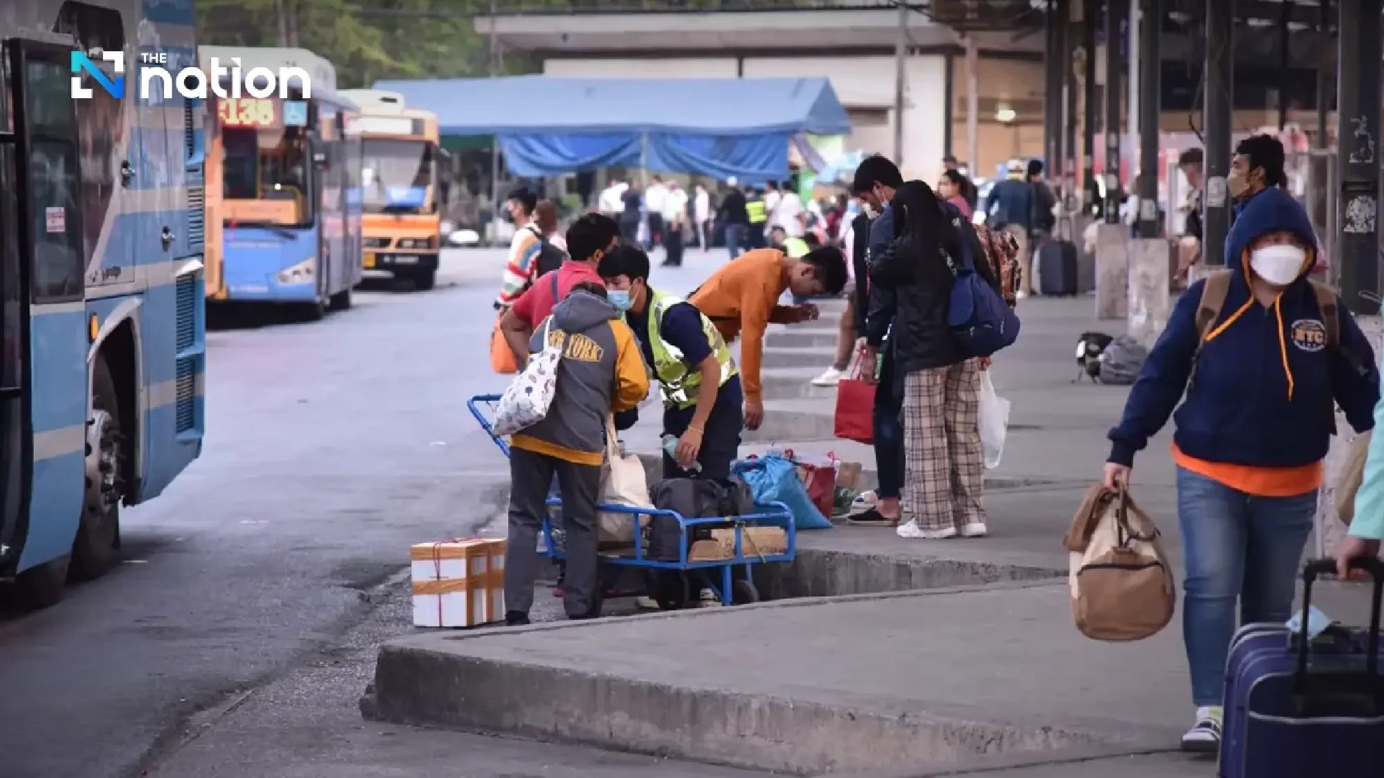 No passenger left behind: Transport Co freezes fares for Songkran