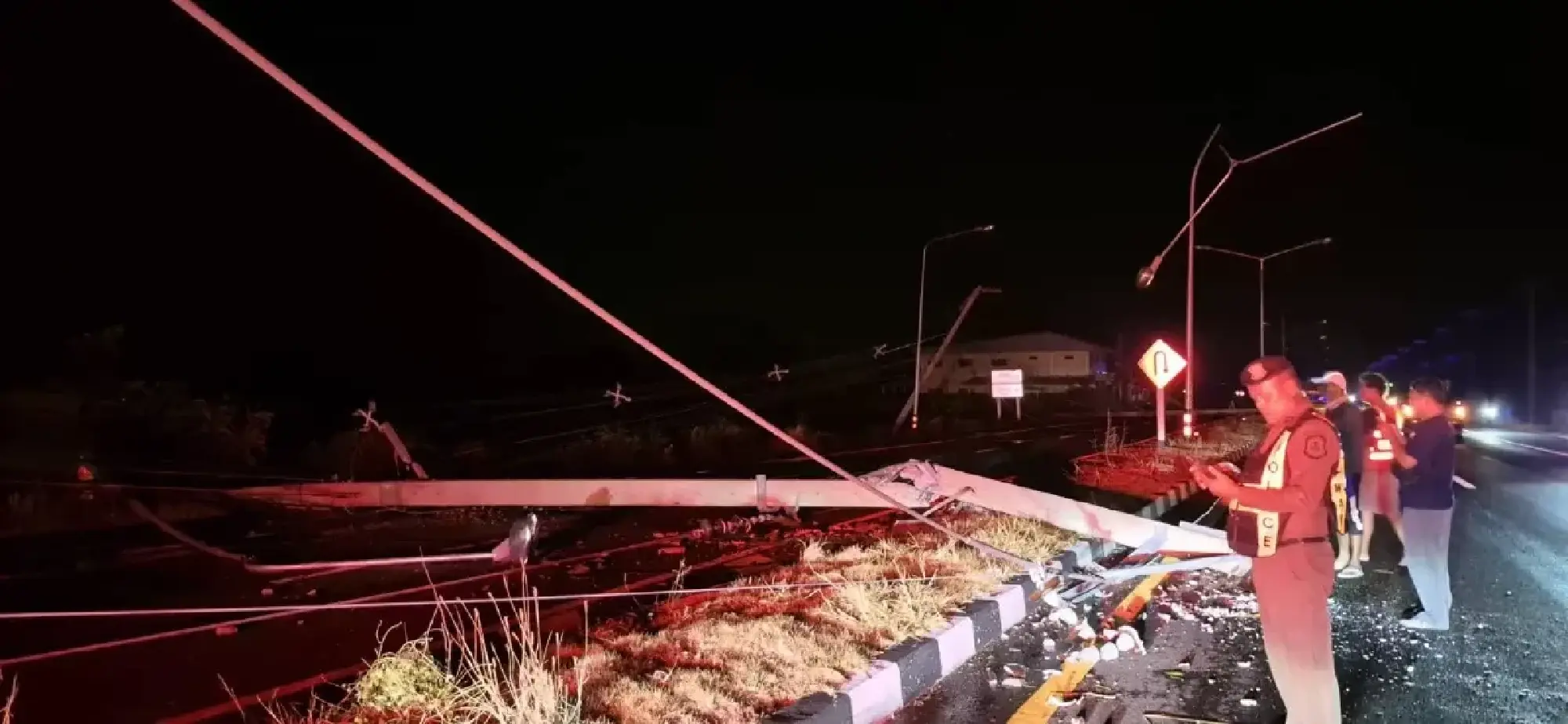 Storm chaos in Northeast – Surin blackout, Buriram roads blocked