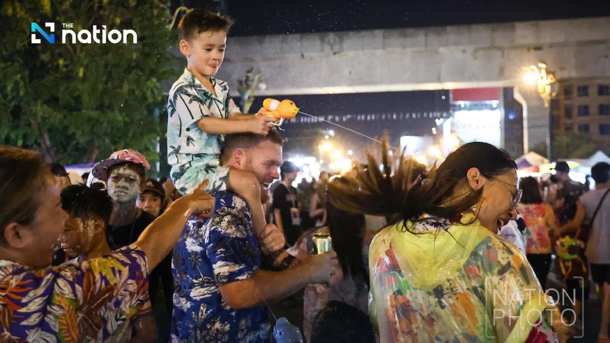 Khon Kaen’s Khao Niew Road Songkran draws huge crowds for human wave