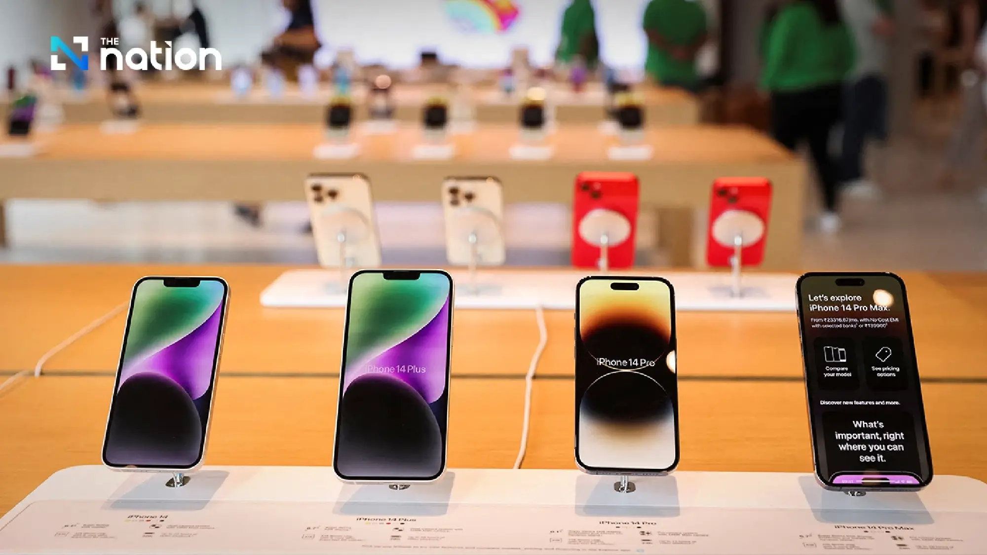 iPhone 17 tops global smartphone sales as market narrows