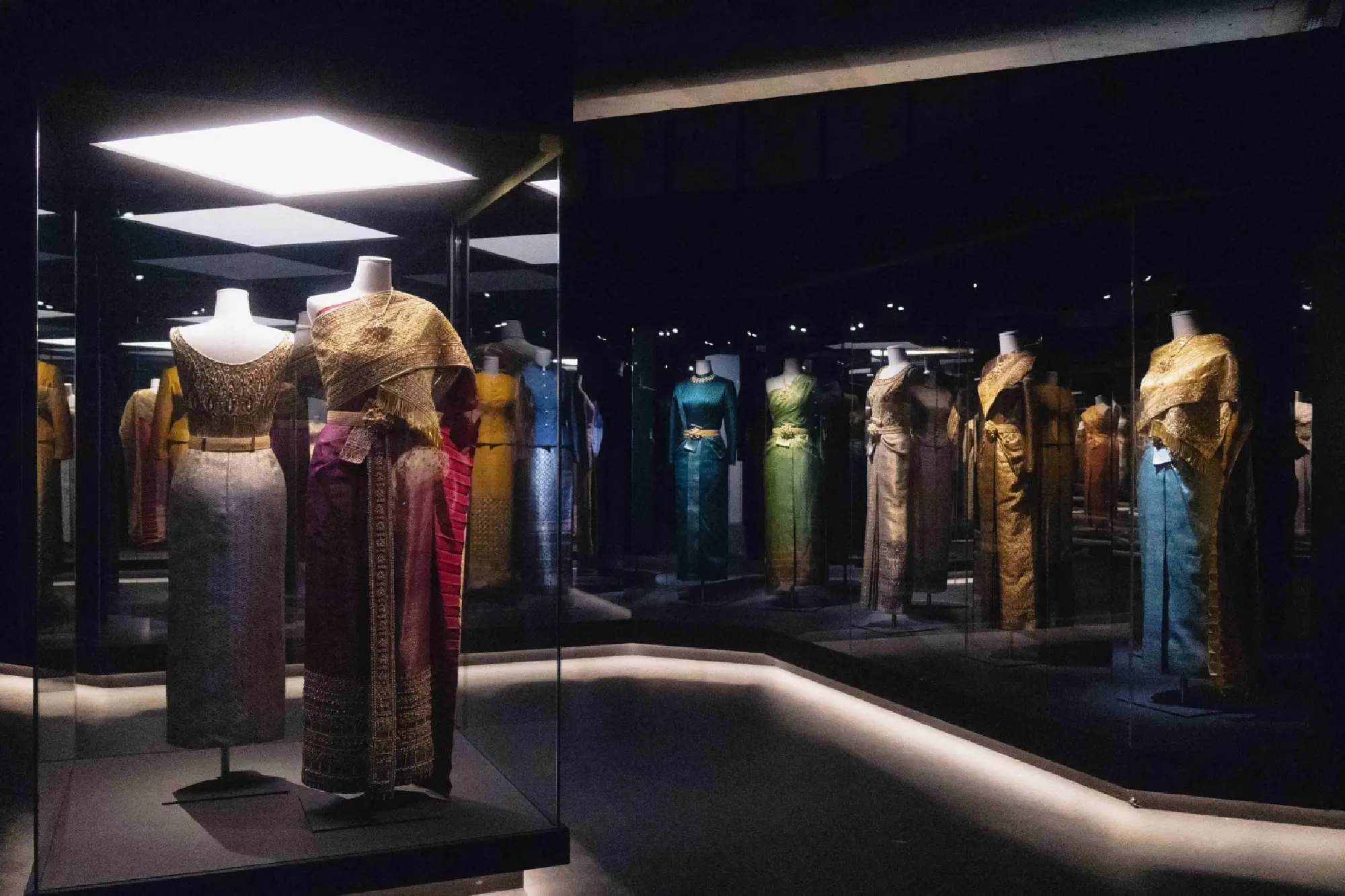 Princess Sirivannavari Opens Historic Thai Fashion Showcase
