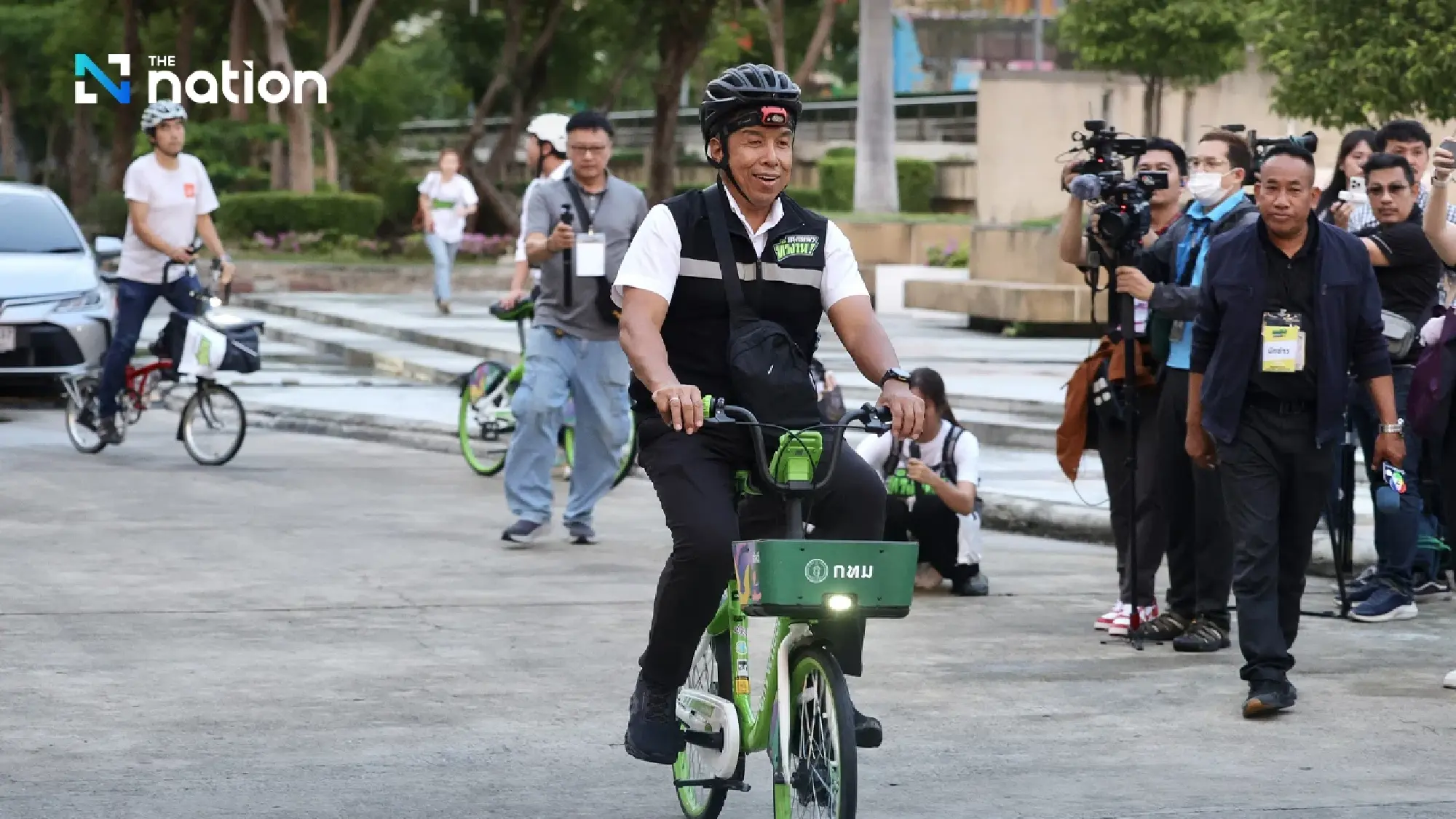 Chadchart unveils 250 policies to transform Bangkok into regional economic hub