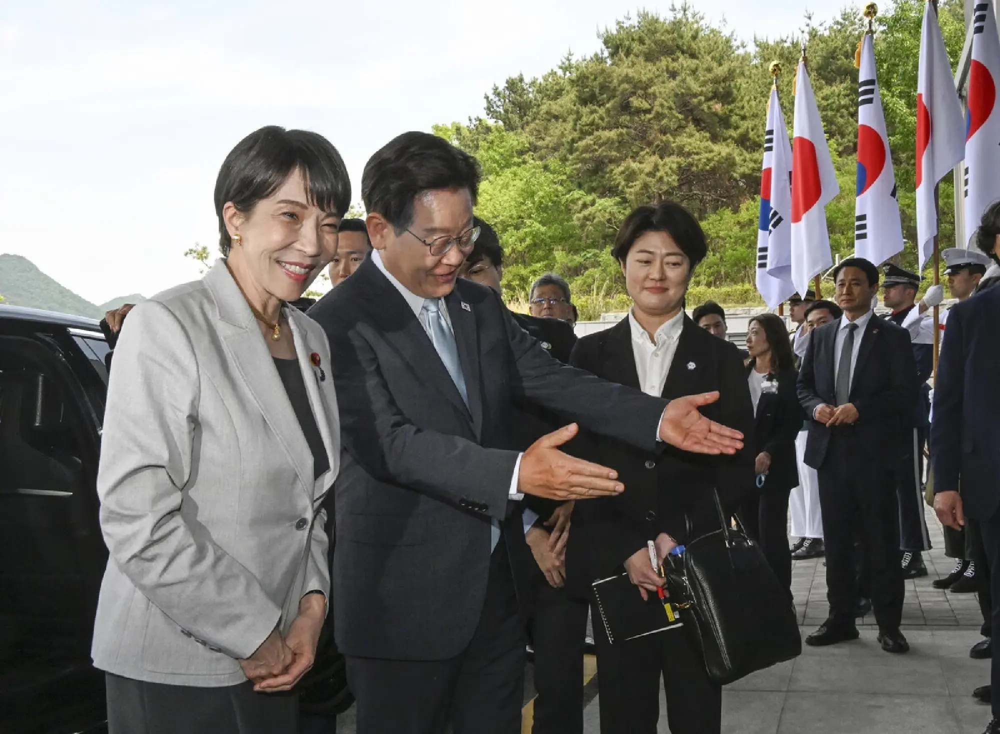 Japan and South Korea weigh stronger energy security cooperation