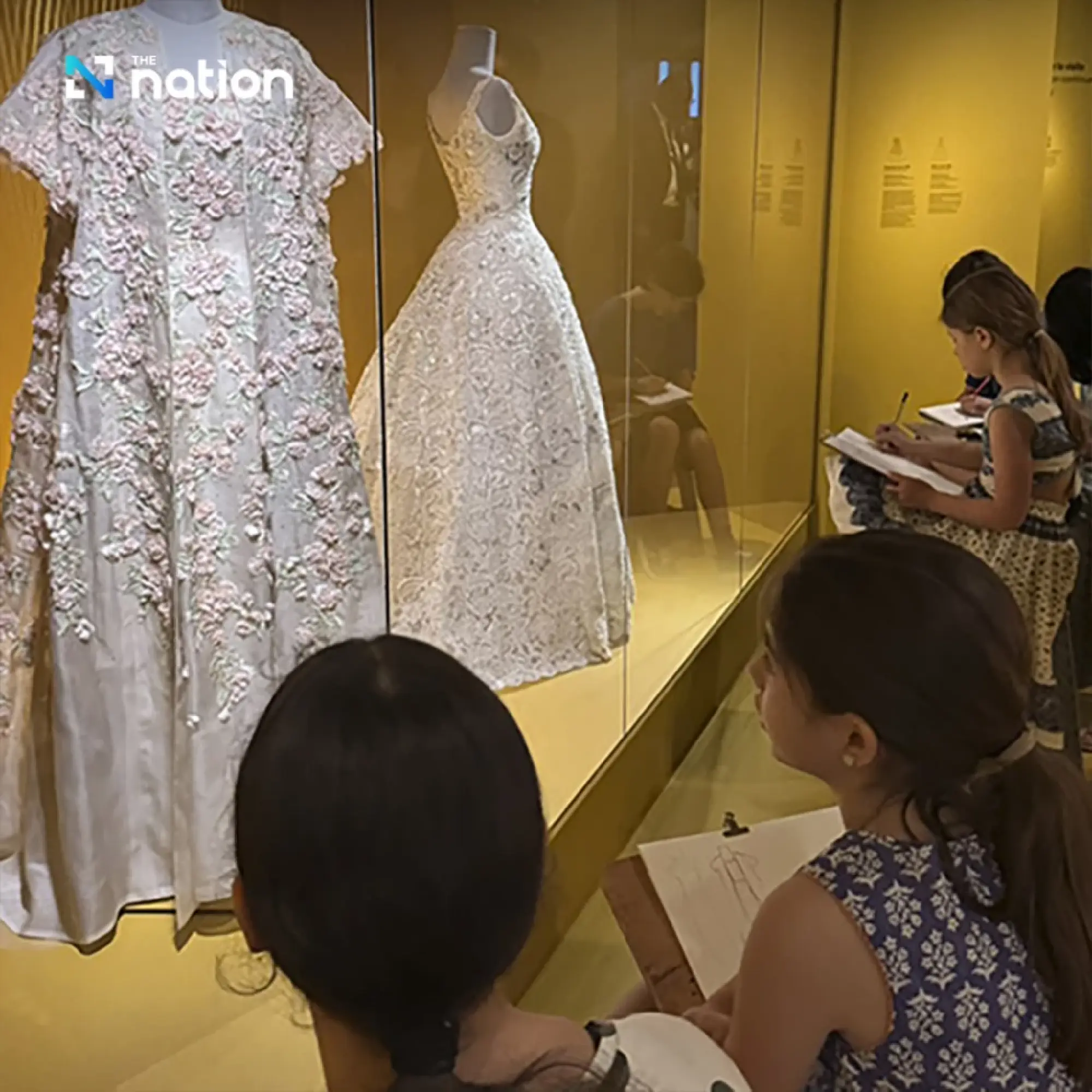 Parisian Fashion Circles Enraptured by Royal Thai Elegance as Major Exhibition Draws Crowds