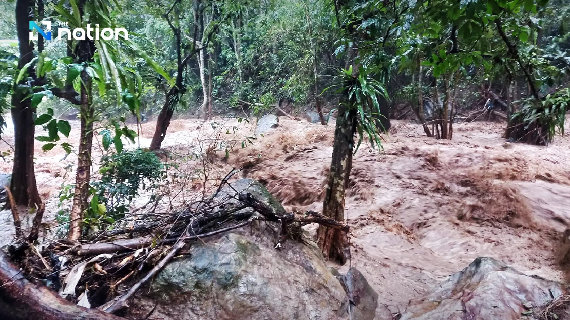 TMD warns of very heavy rain, flash floods and rough seas across Thailand