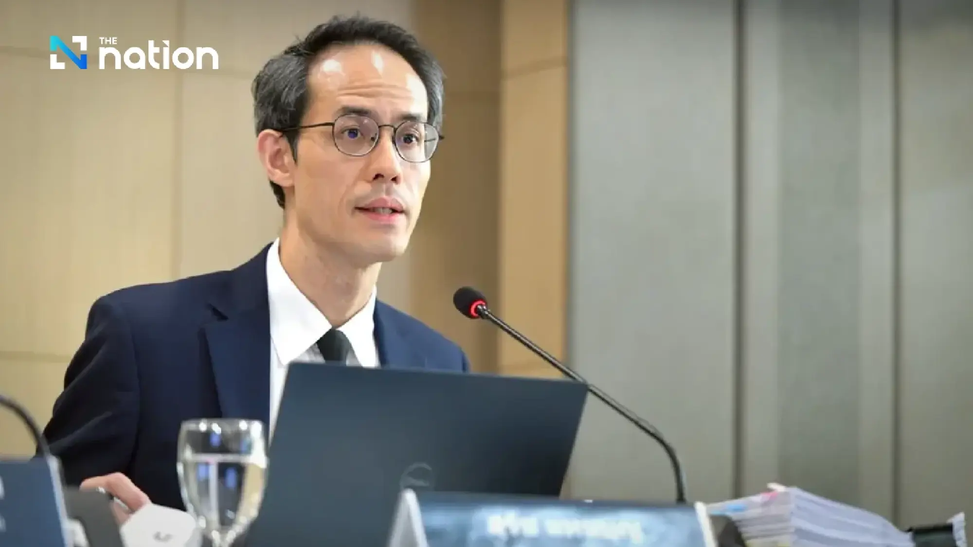 BOT warns 400bn-baht loan plan could push public debt near ceiling