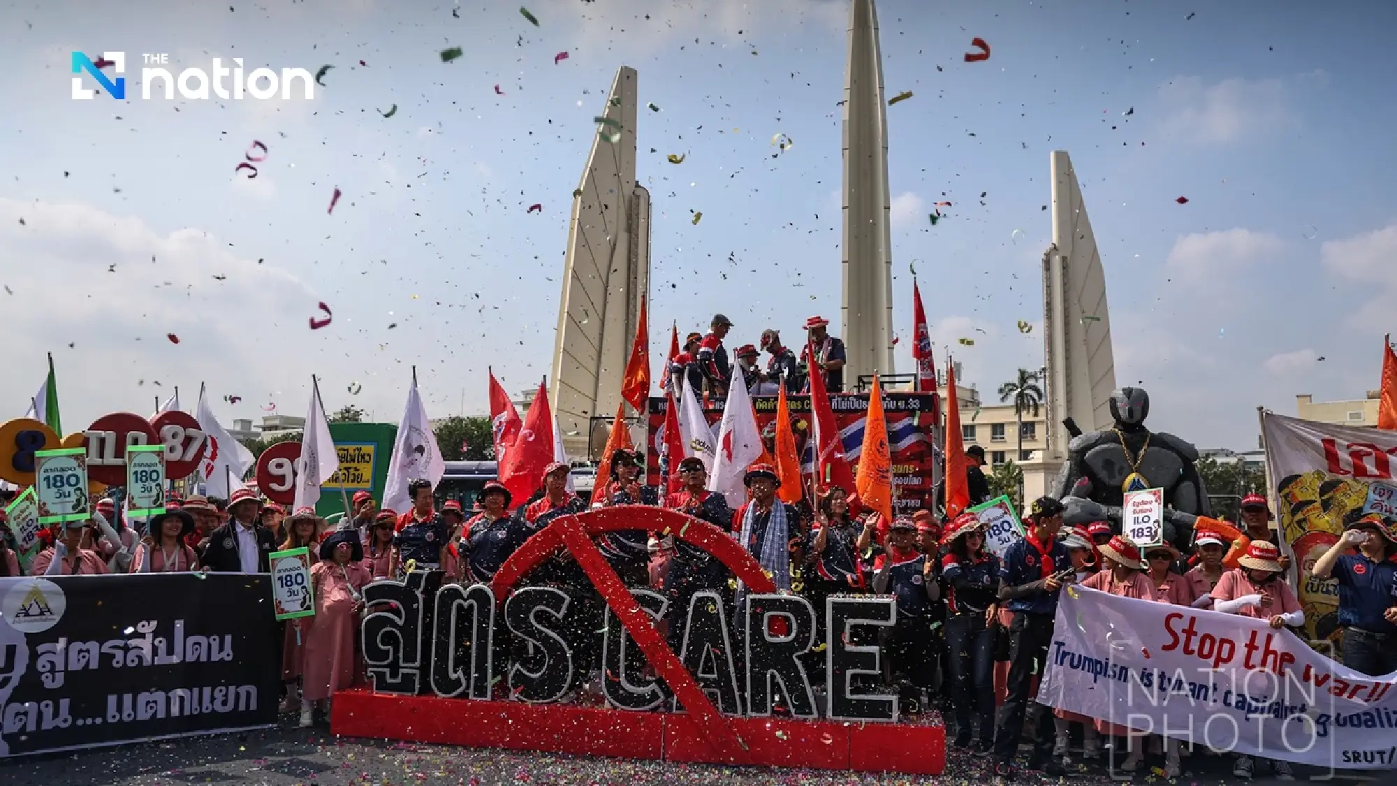 Thai workers march to Government House, demand 712-baht minimum wage