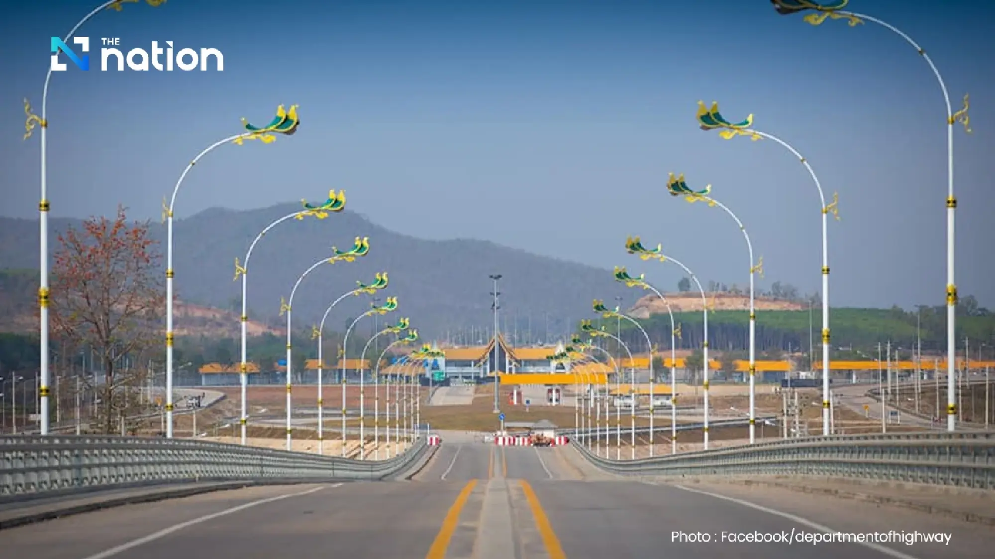 Myanmar-Thailand cargo bridge resumes border trade at Mae Sot