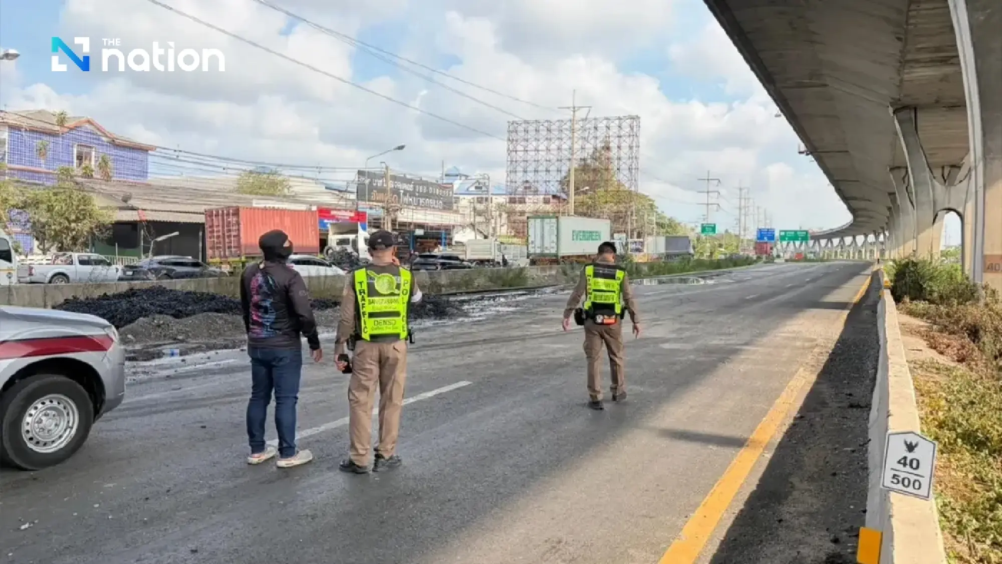 Lithium battery truck fire closes Bang Na-Trat Road