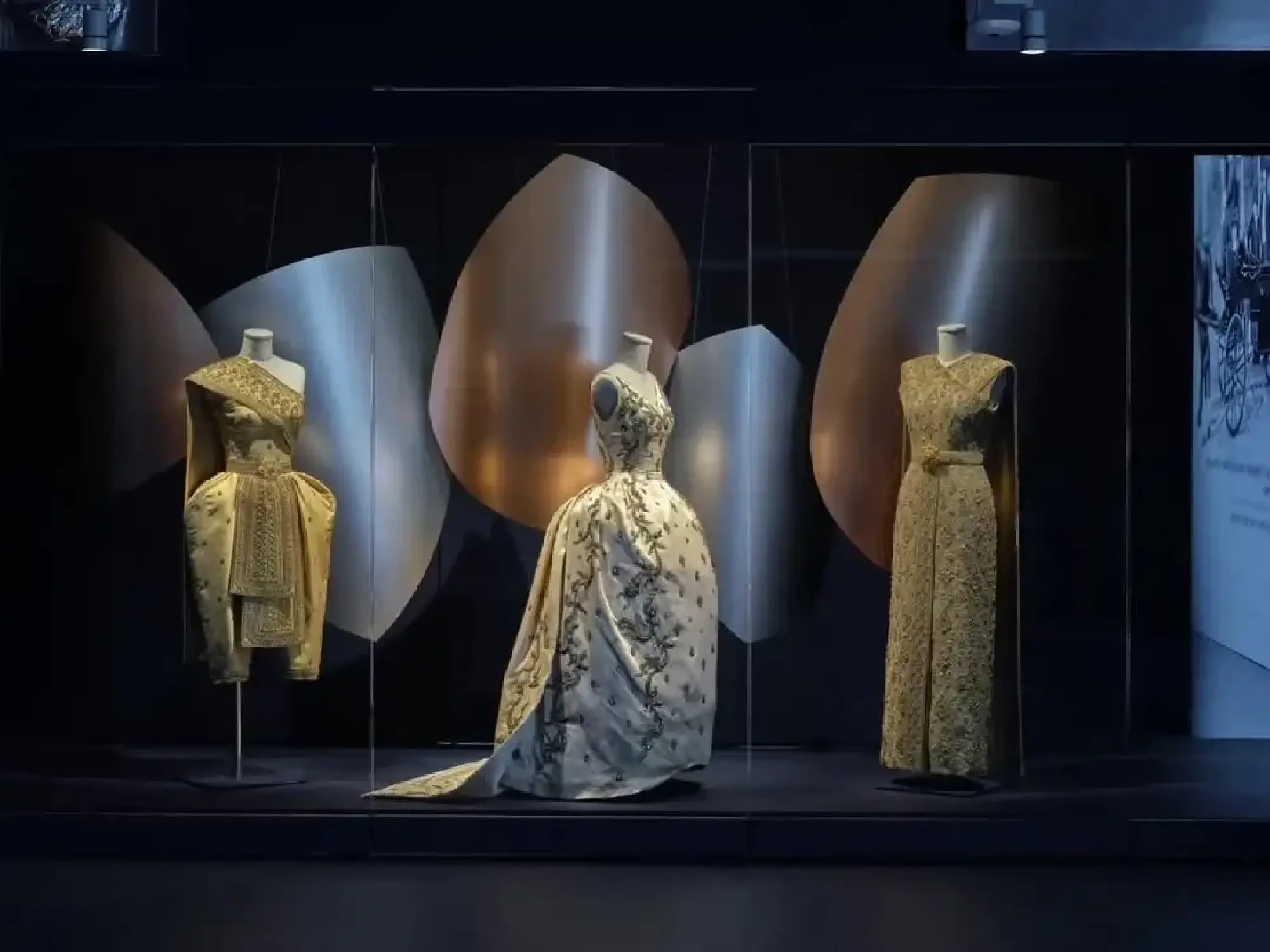 Princess Sirivannavari serves as patron of royal Thai dress exhibition in Paris