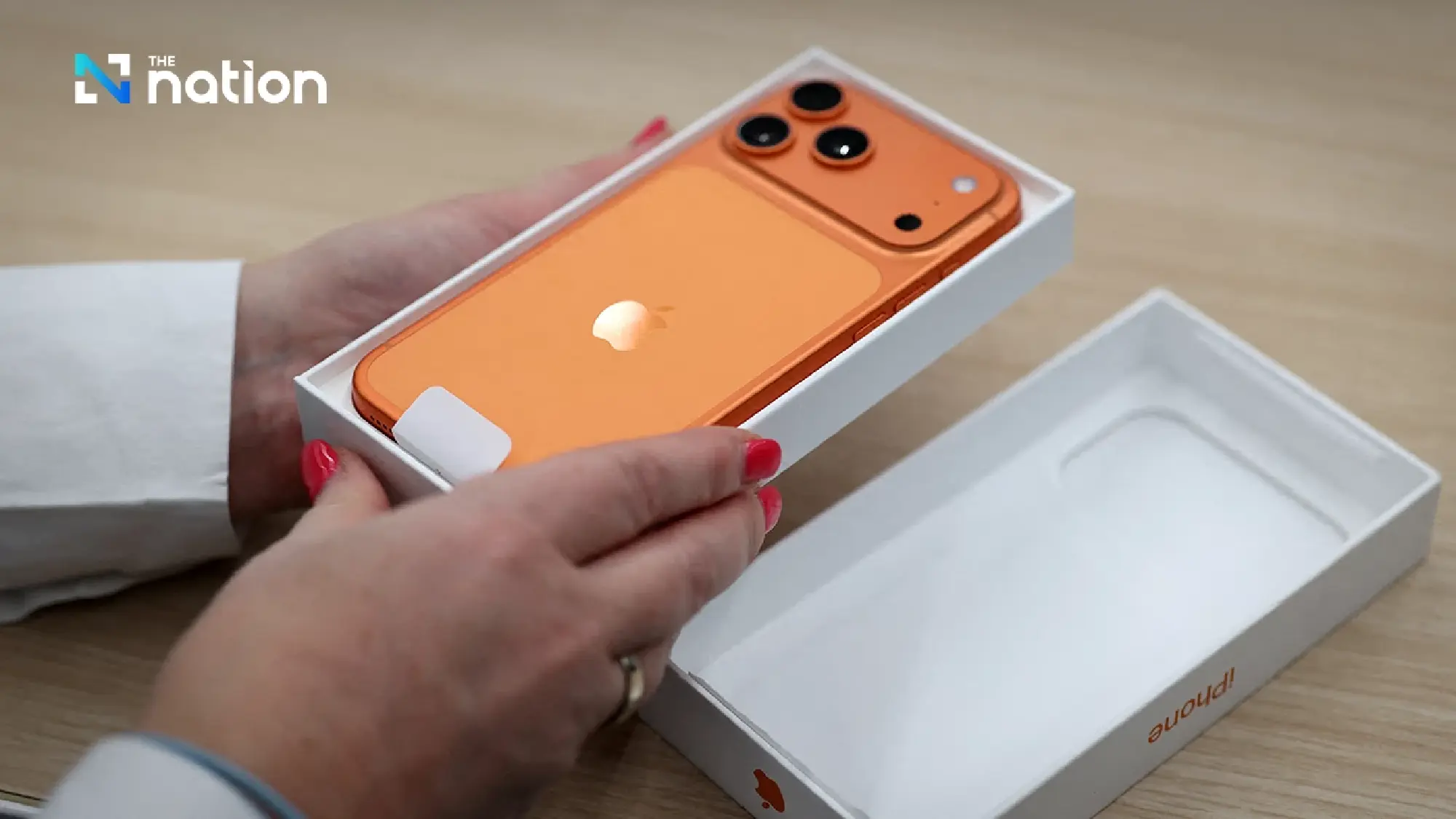 iPhone 17 tops global smartphone sales as market narrows