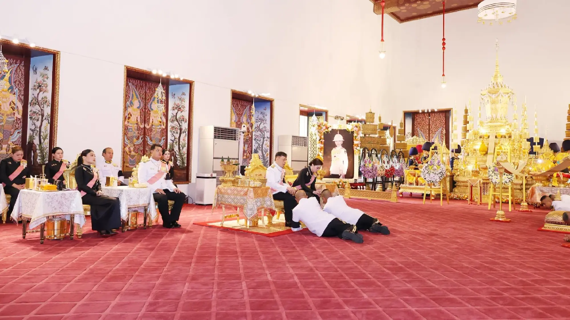 Their Majesties Preside Over Royal Merit-Making Rite Commemorating 15th Day Following Demise of Princess Bajrakitiyabha
